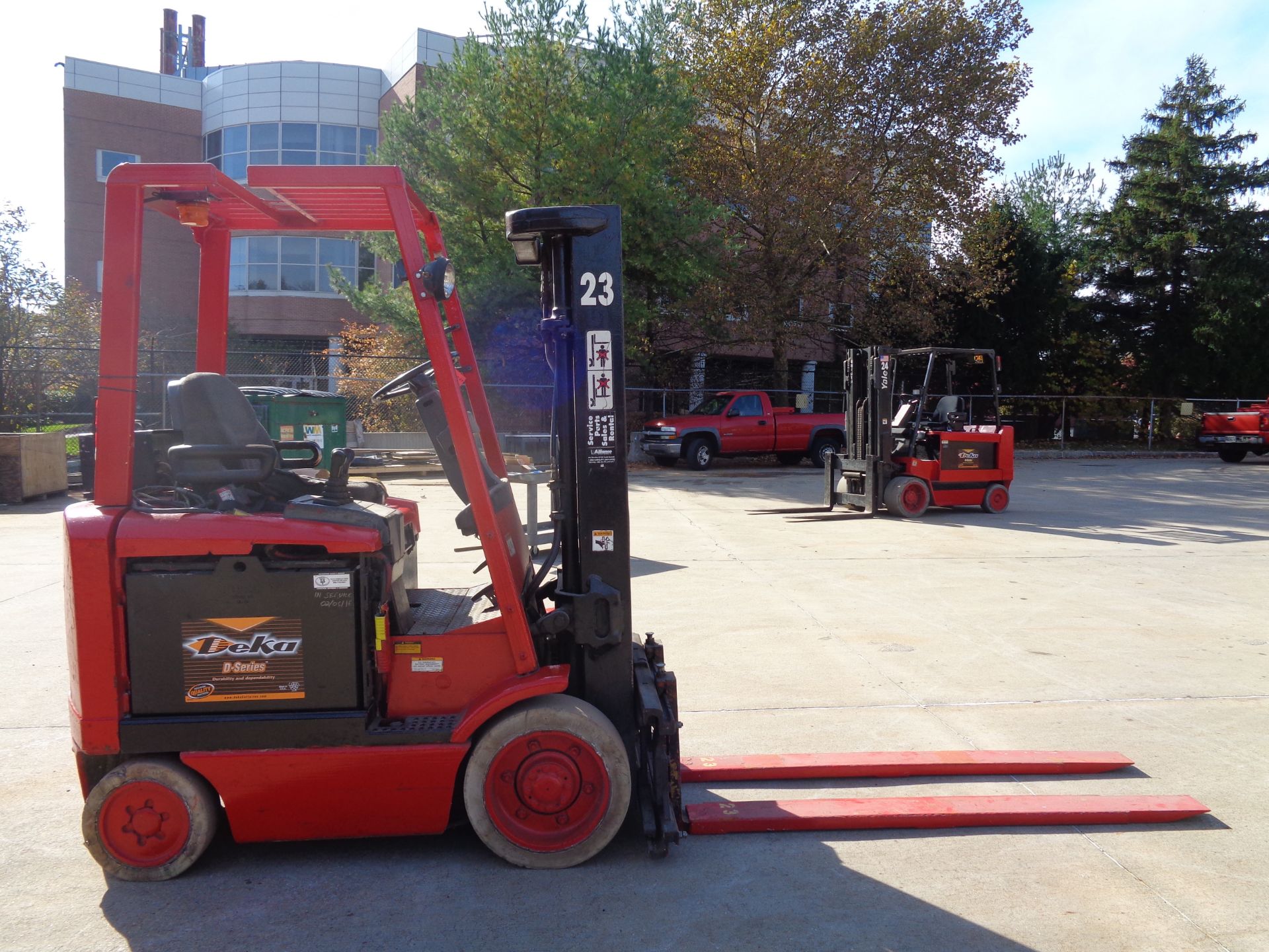 1999 Hyster E50XM-27 Forklift - 5,000 lbs - Image 2 of 5