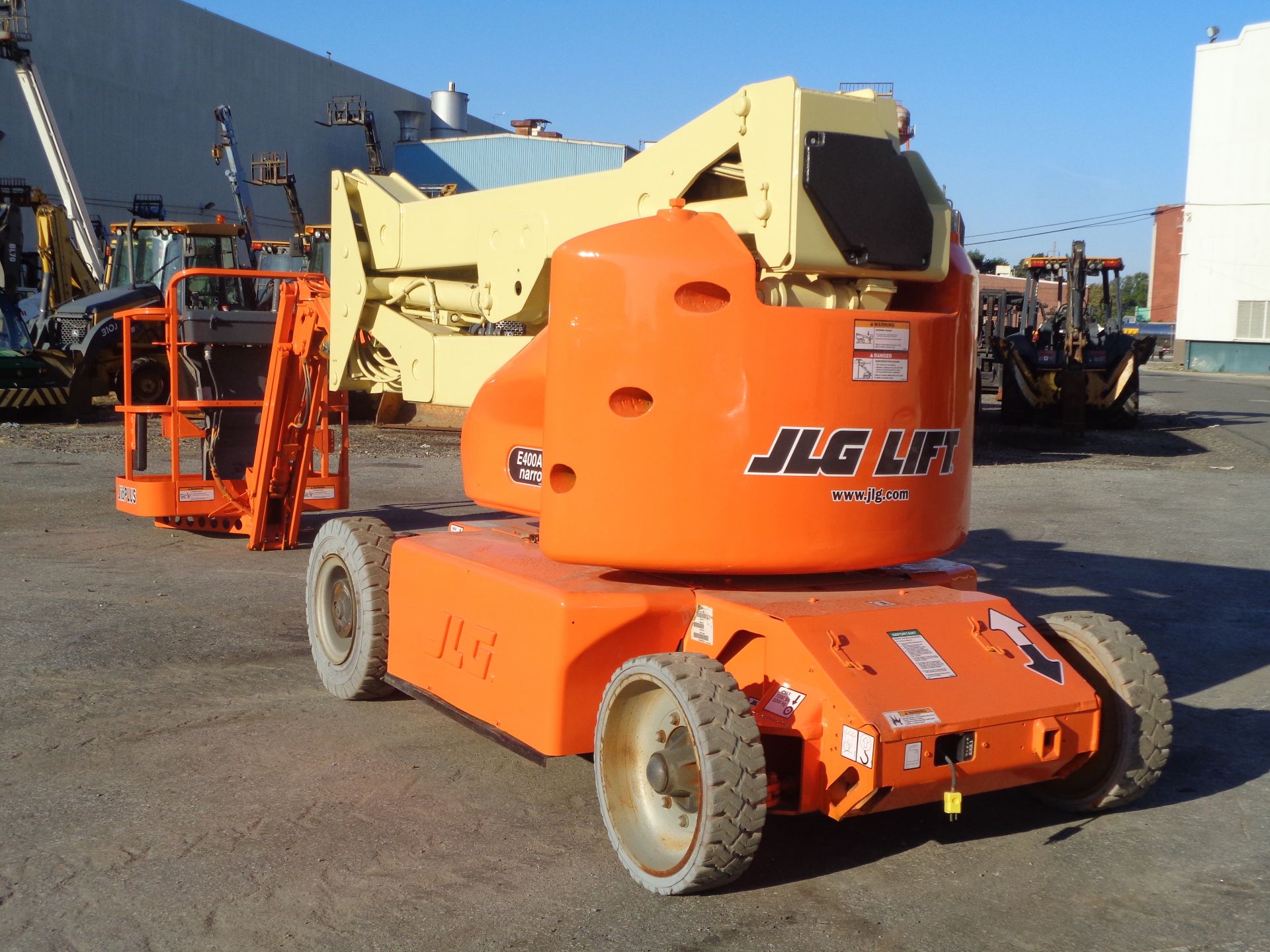 2011 JLG E400AJPN 40ft Electric Boom Lift - Image 6 of 24