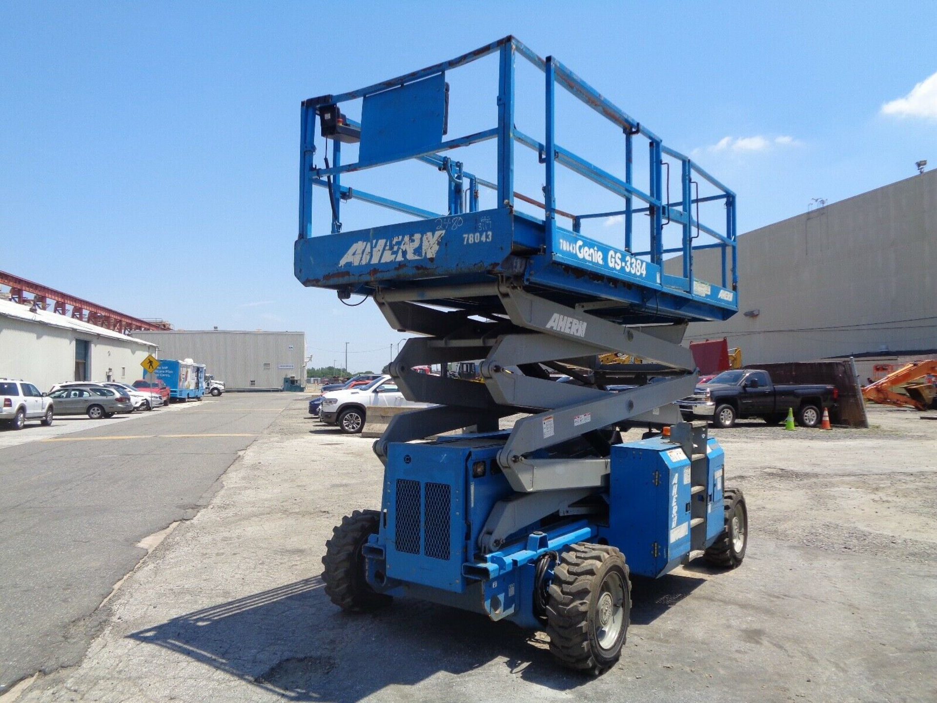 2008 Genie GS3384 Rough Terrain 4x4 33ft Scissor Lift - Image 9 of 12