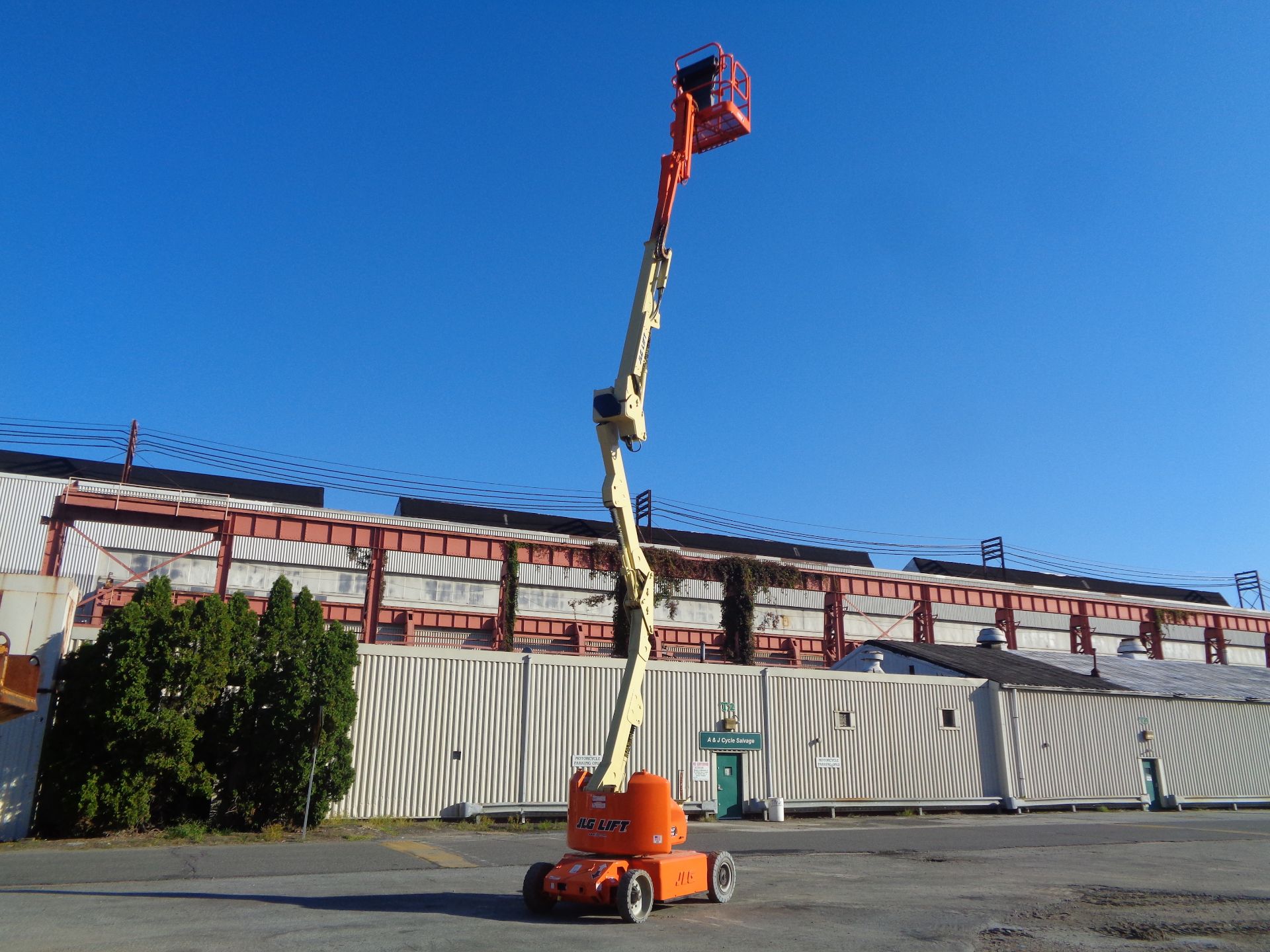 2011 JLG E400AJPN 40ft Electric Boom Lift - Image 19 of 24