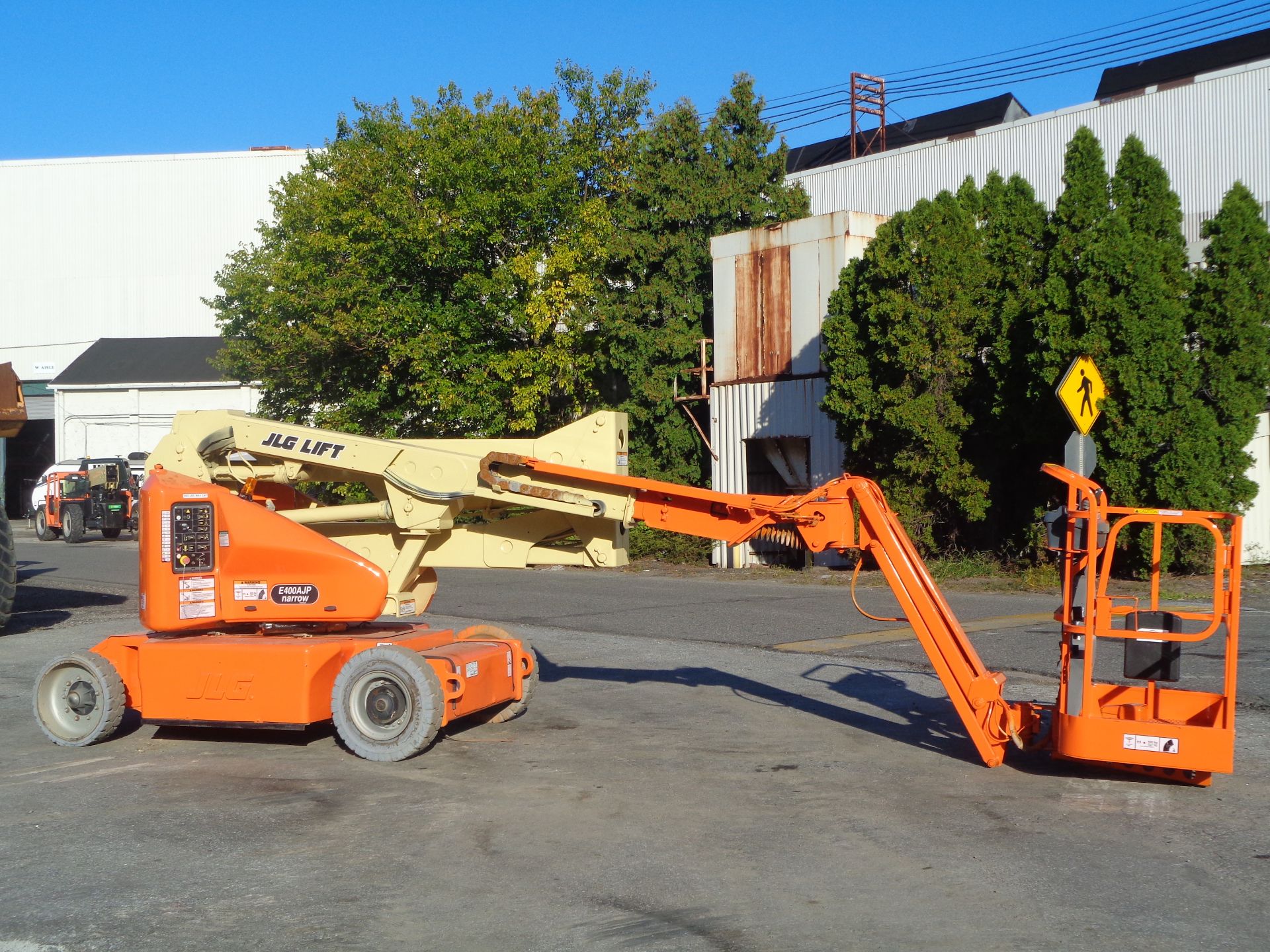 2011 JLG E400AJPN 40ft Electric Boom Lift - Image 10 of 24