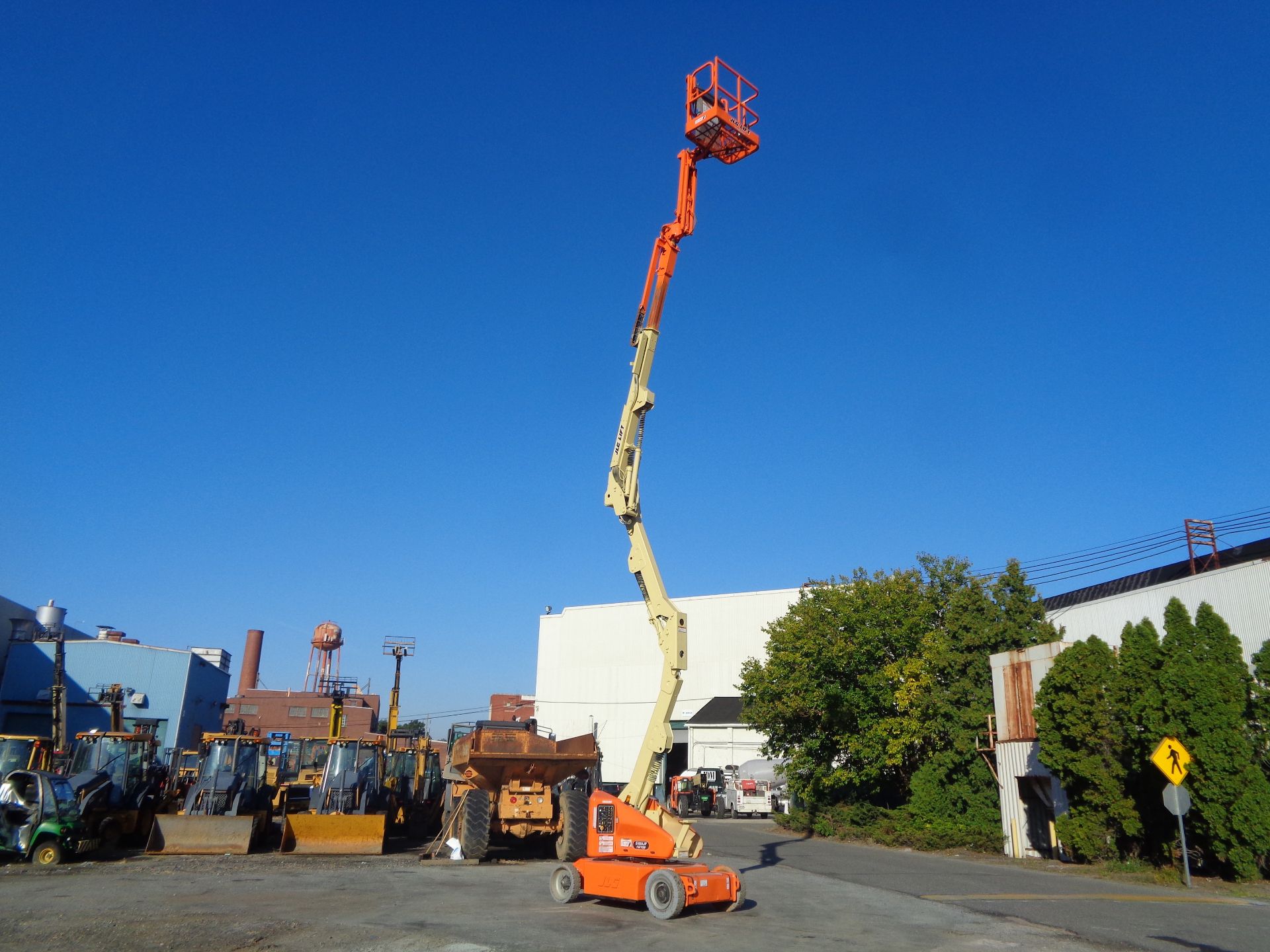 2011 JLG E400AJPN 40ft Electric Boom Lift - Image 23 of 24