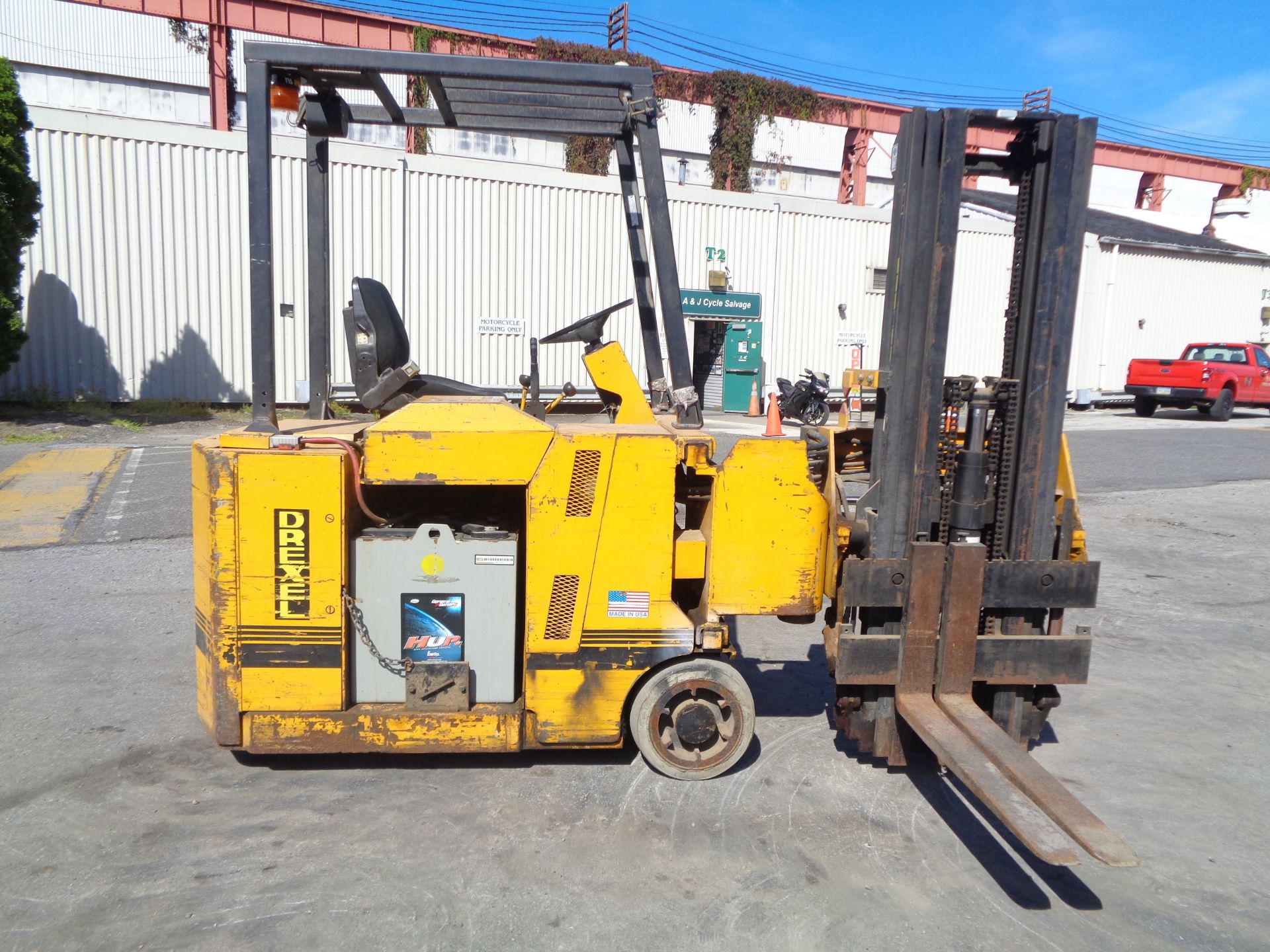 Drexel SLT22 2,200lb Swing Mast Forklift