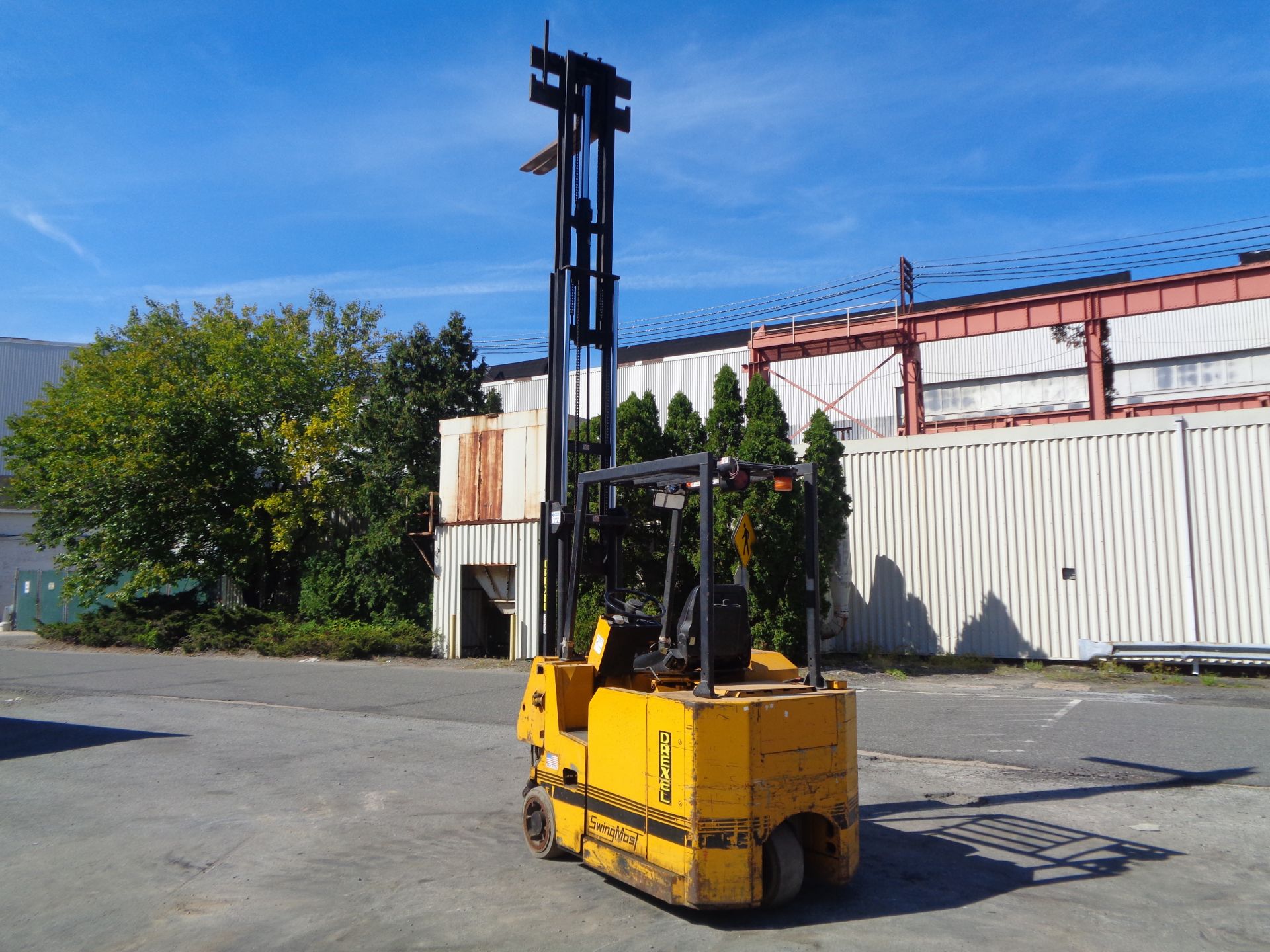 Drexel SLT22 2,200lb Swing Mast Forklift - Image 25 of 27