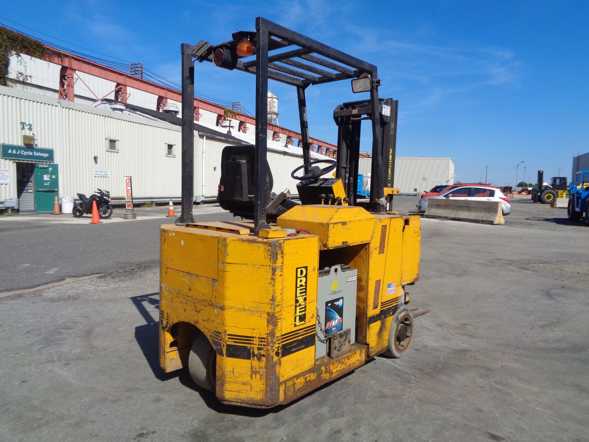 Drexel SLT22 2,200lb Swing Mast Forklift - Image 4 of 27