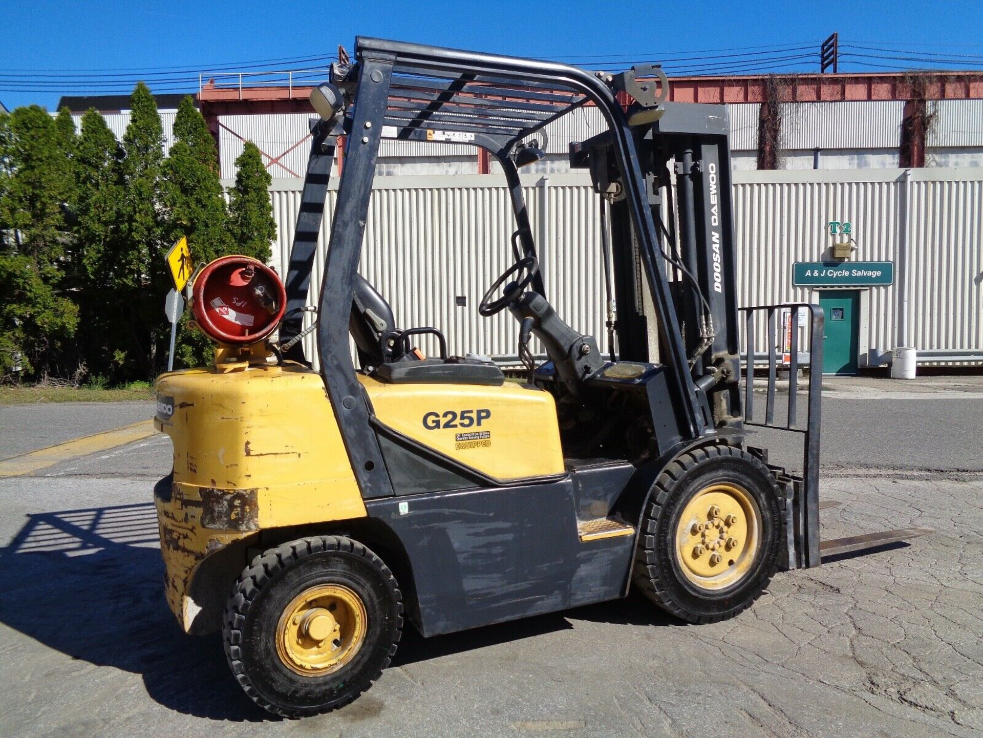 Doosan Daewoo G25P 5,000lb Forklift - Image 7 of 12