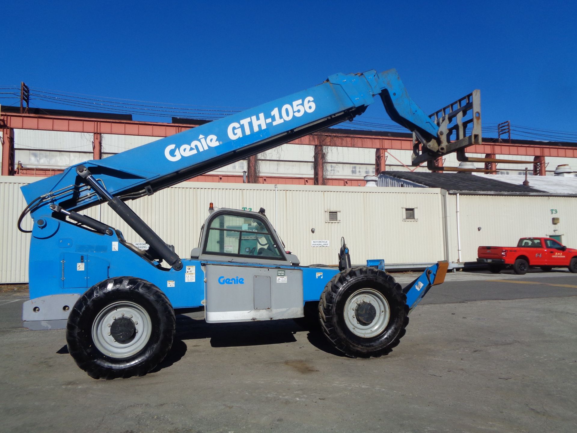 2011 Genie GTH1056 10,000lbs Telescopic Forklift - Image 2 of 19