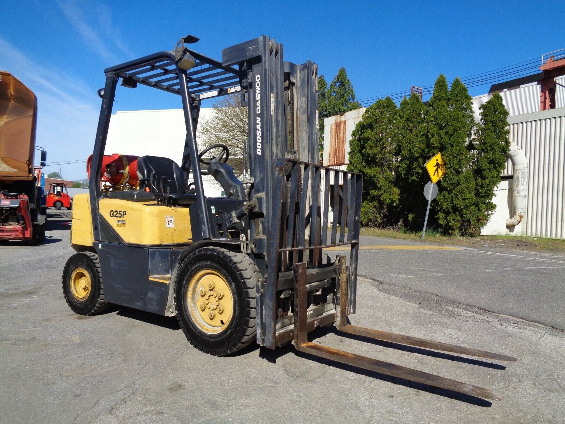 Doosan Daewoo G25P 5,000lb Forklift - Image 12 of 12