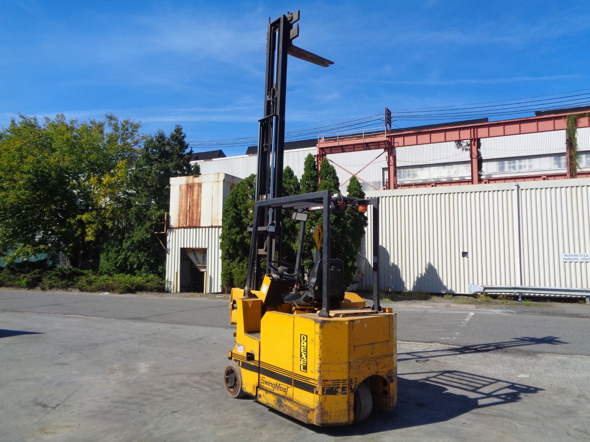 Drexel SLT22 2,200lb Swing Mast Forklift - Image 22 of 27