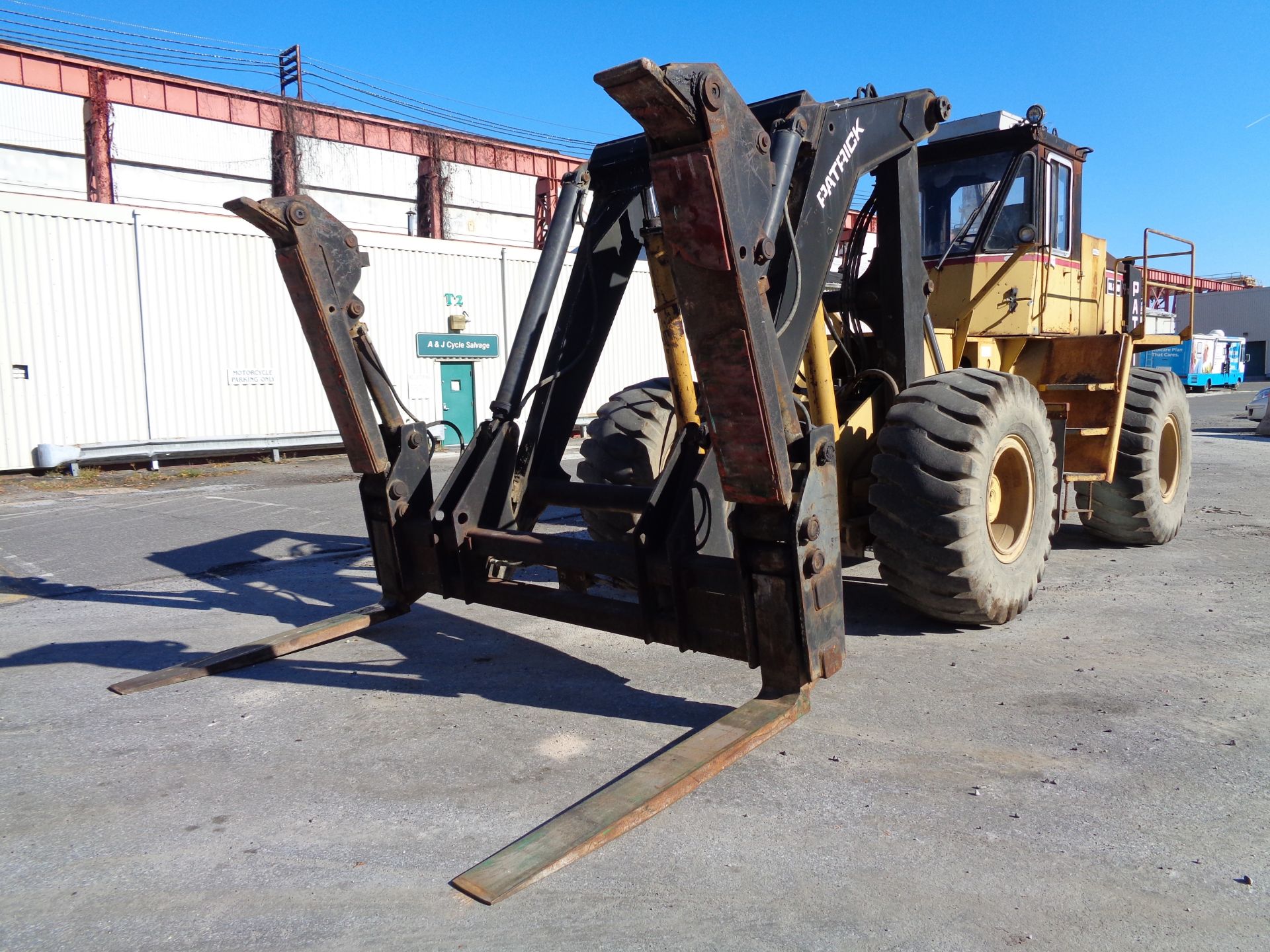 Patrick RL200 20,000lb Rough Terrain 4x4 Forklift - Image 20 of 21