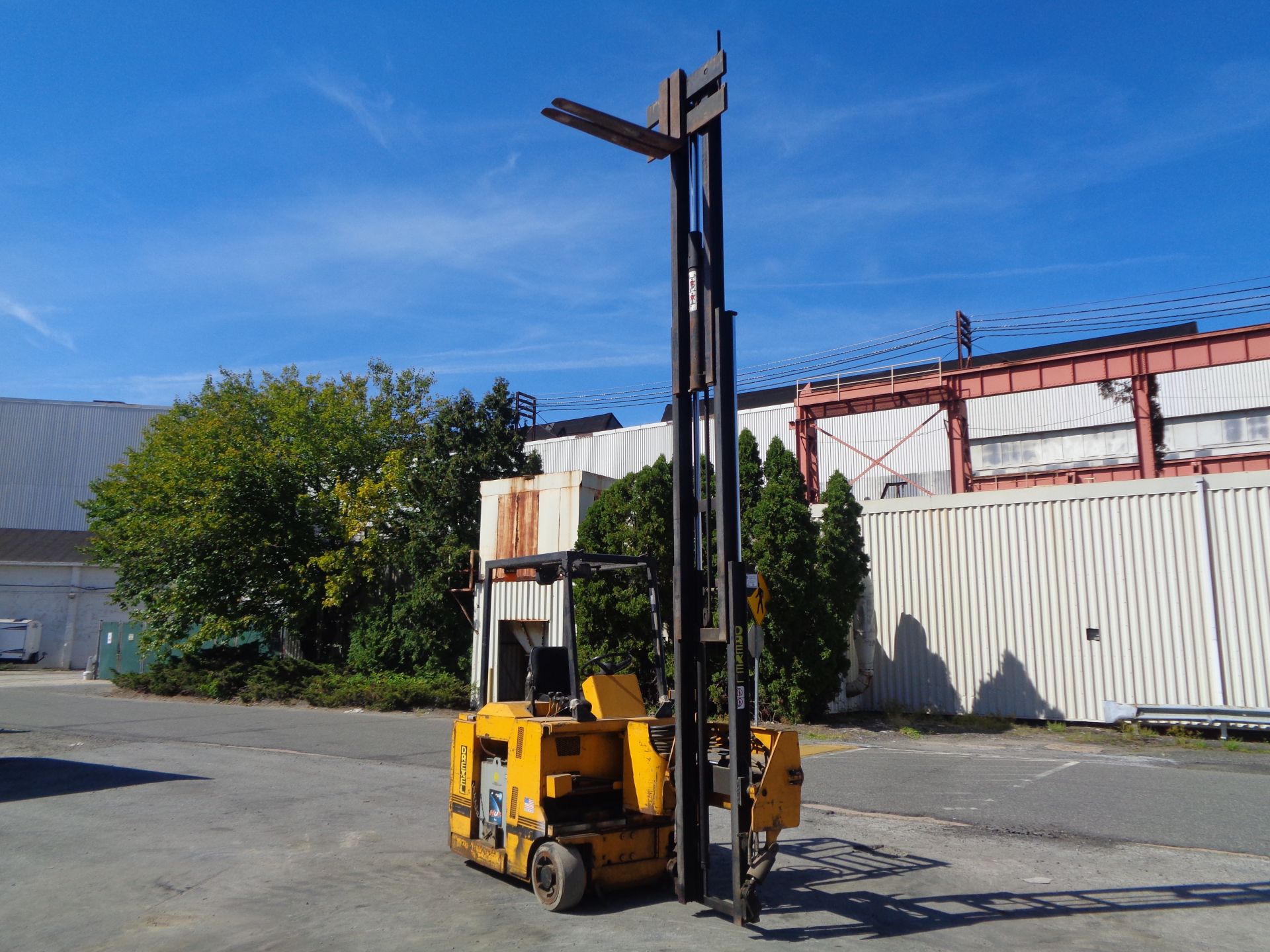 Drexel SLT22 2,200lb Swing Mast Forklift - Image 11 of 27