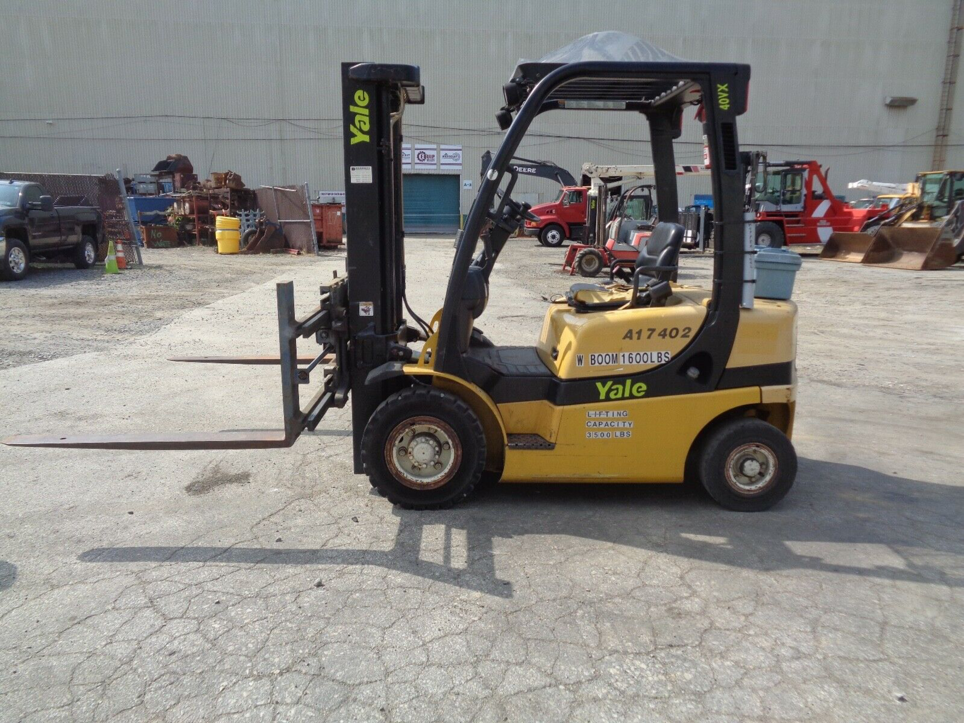 2005 Yale GP040V 4,000lb Forklift - Image 3 of 12