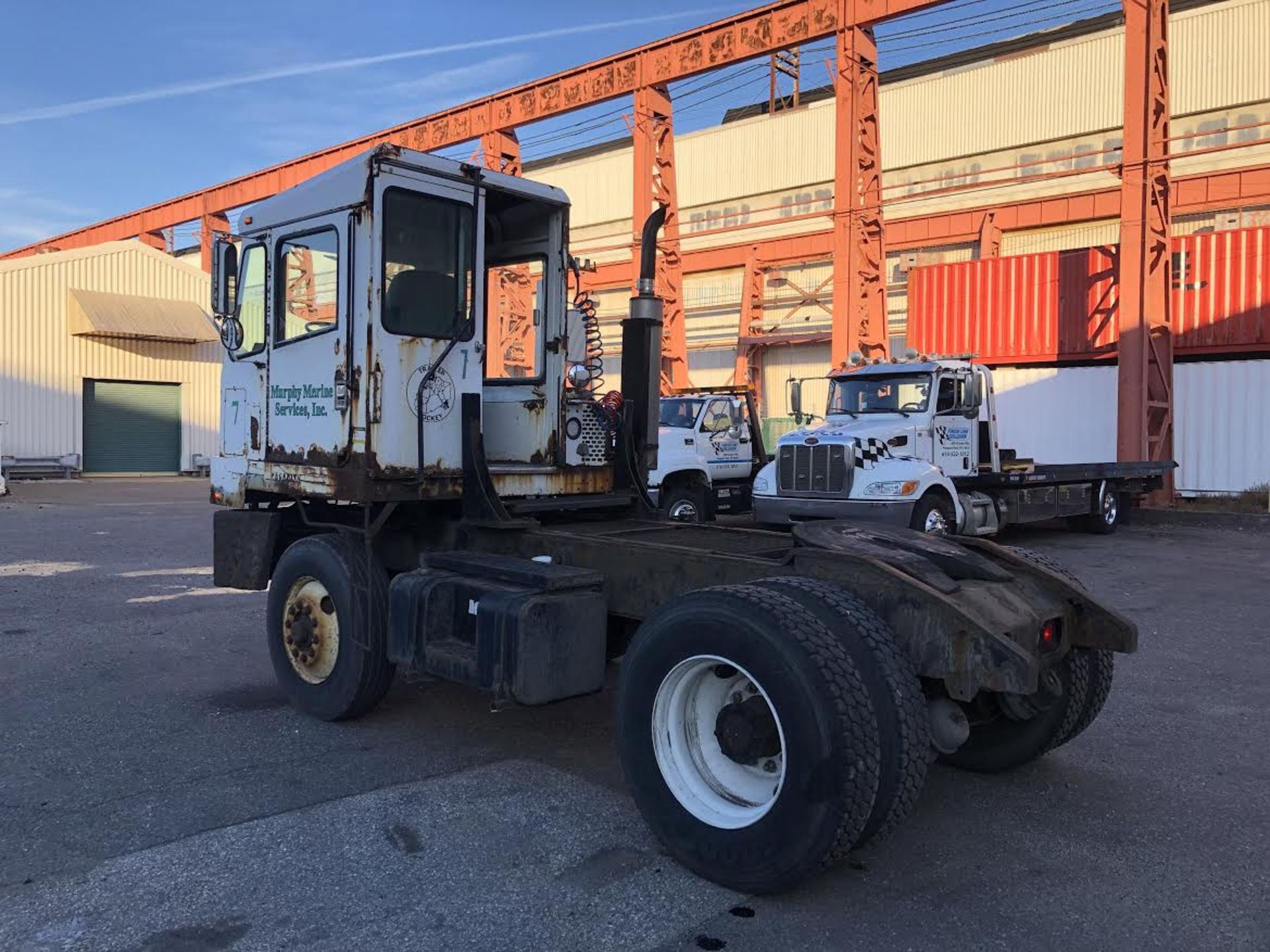 2002 Capacity TJ5000 Yard Jockey Truck Tractor - Image 4 of 9