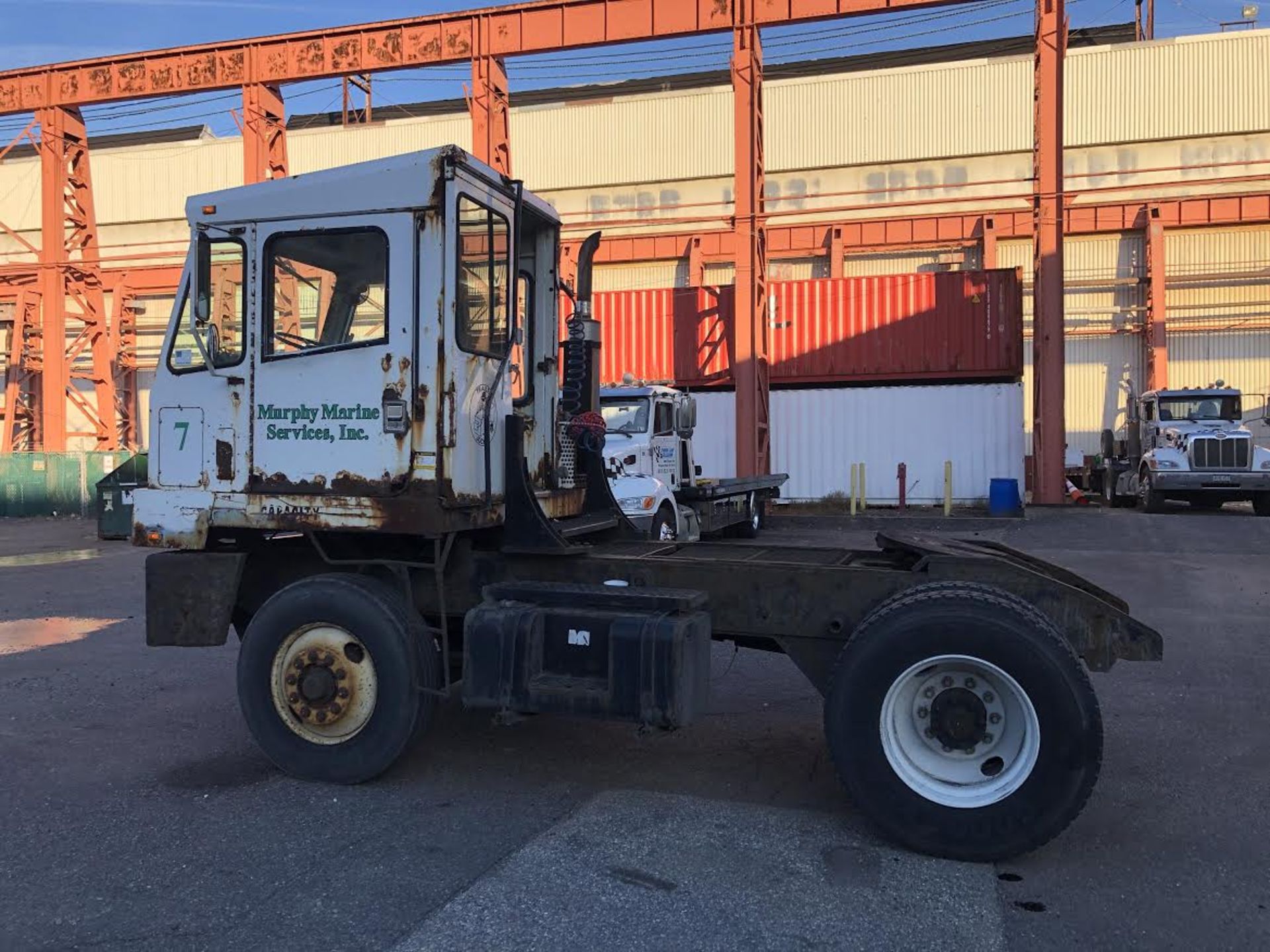 2002 Capacity TJ5000 Yard Jockey Truck Tractor - Image 3 of 9