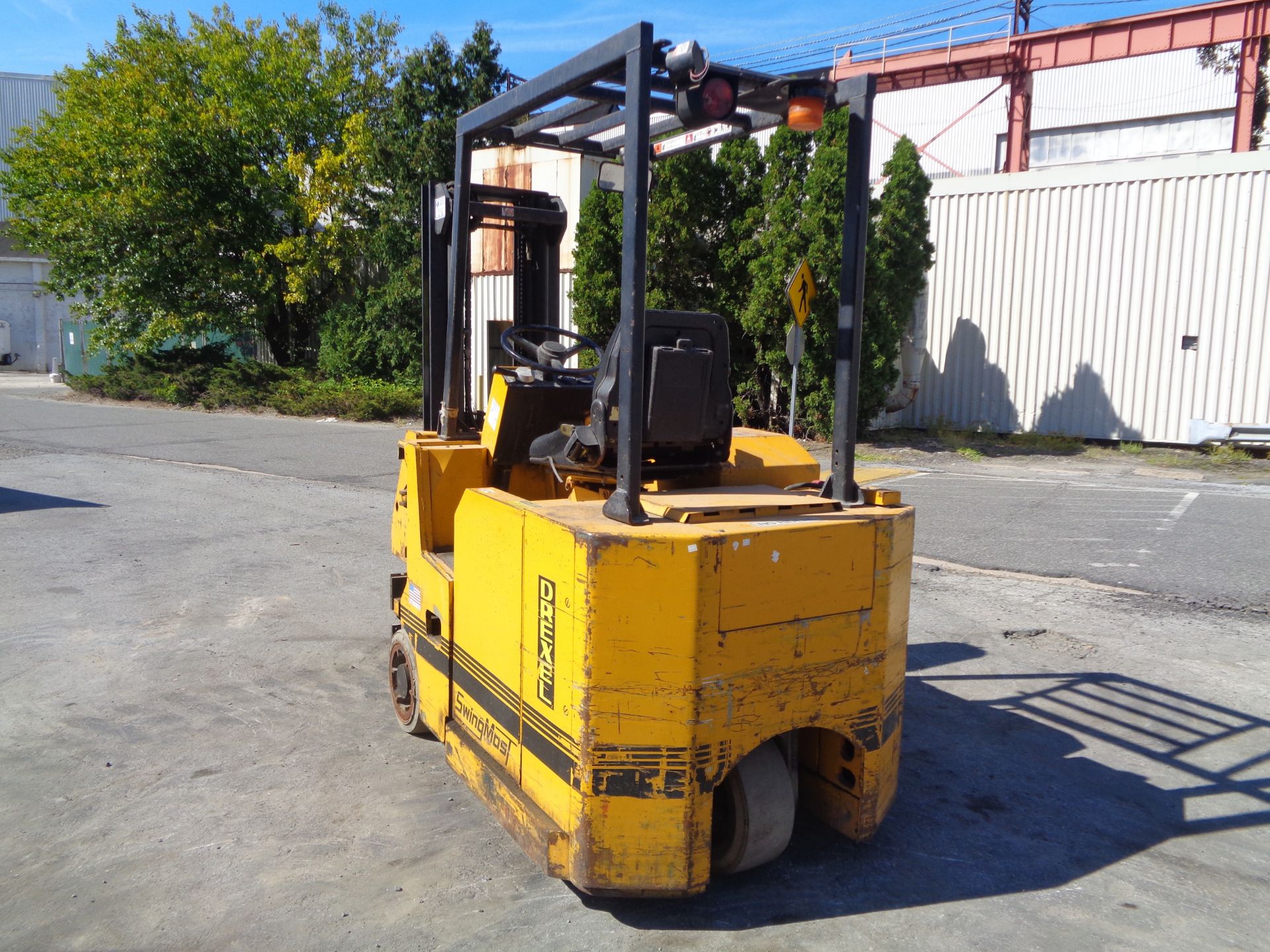 Drexel SLT22 2,200lb Swing Mast Forklift - Image 16 of 27