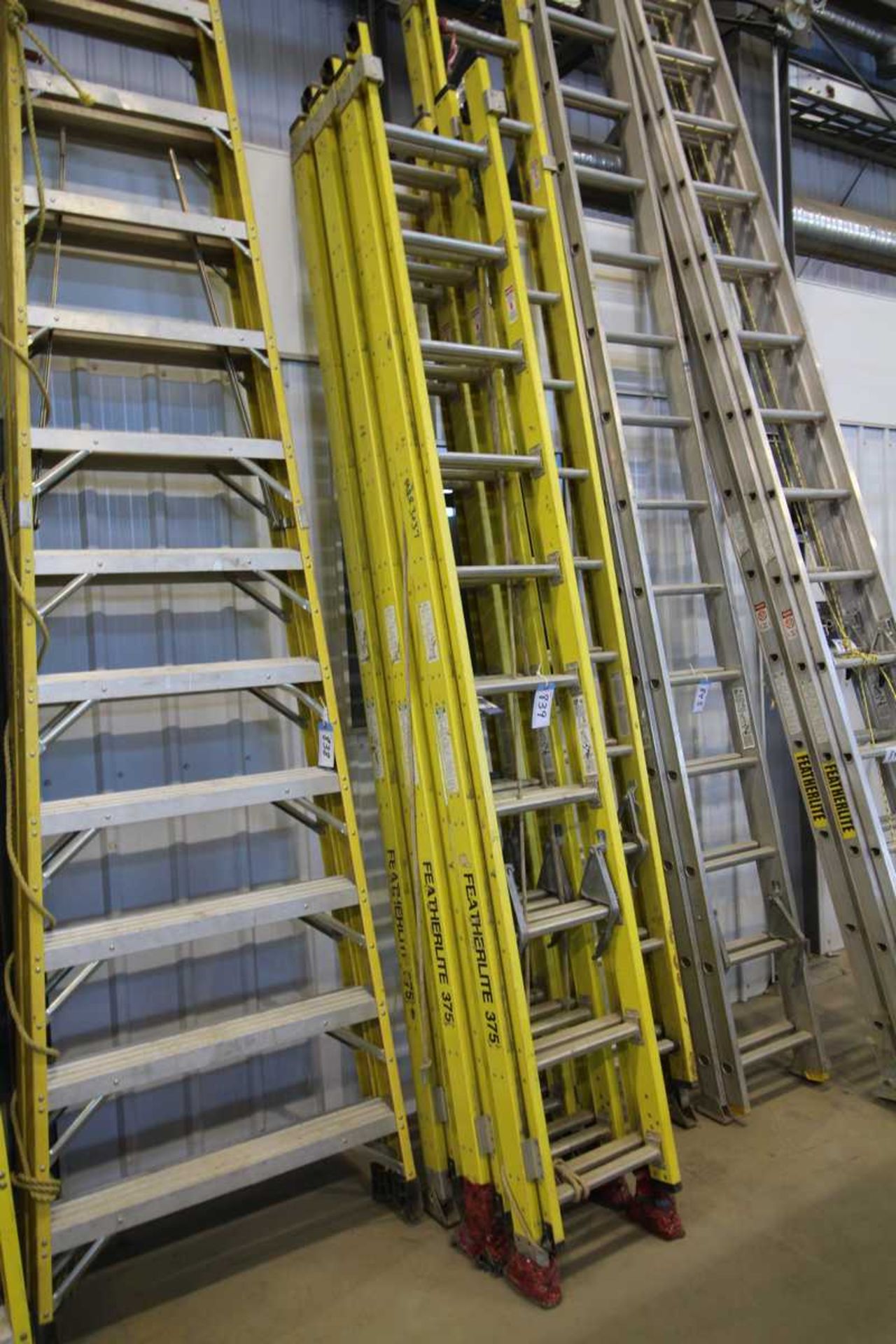 20FT FIBERGLASS EXT LADDER