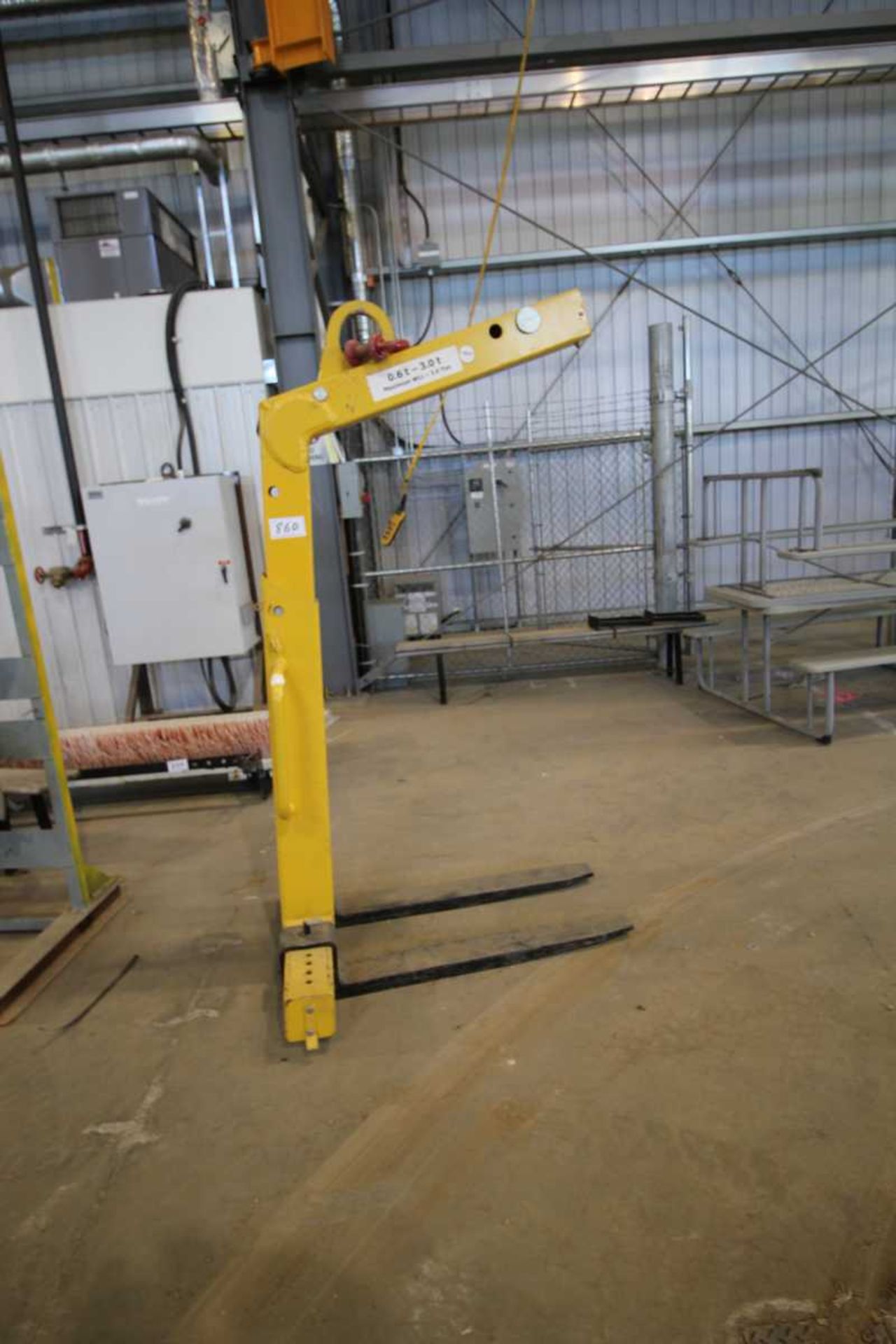 INTERLIFT 3 TON CRANE & PALLET FORKS