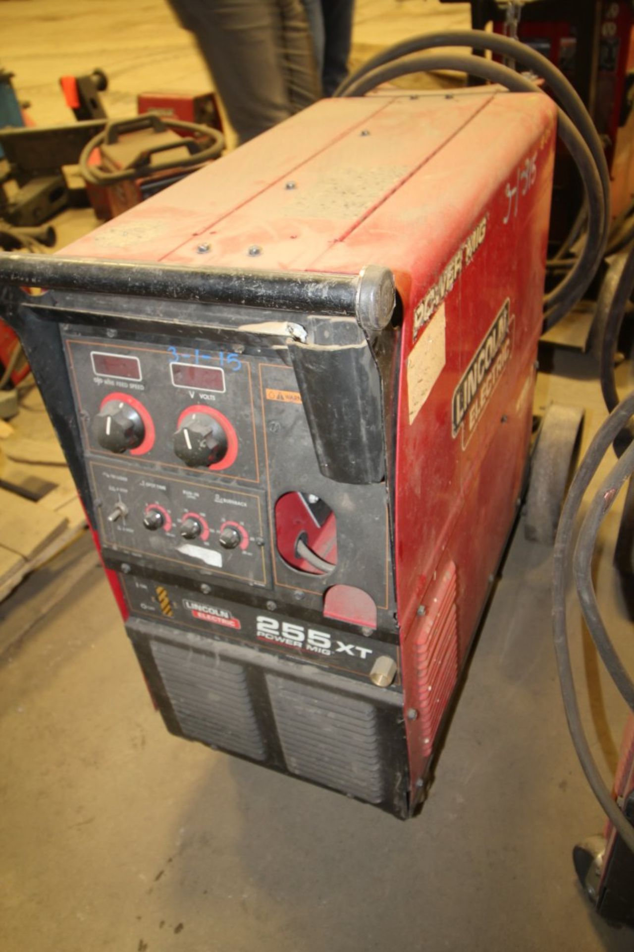 LINCOLN 255XT MIG WELDER, 208V