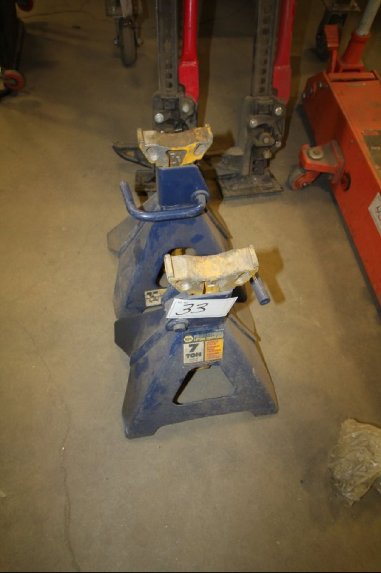 PAIR 7 TON SAFETY STANDS