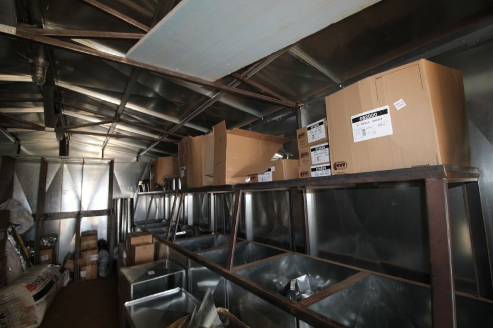 L/O DUCTING, CONTENTS OF SHED - Image 4 of 11