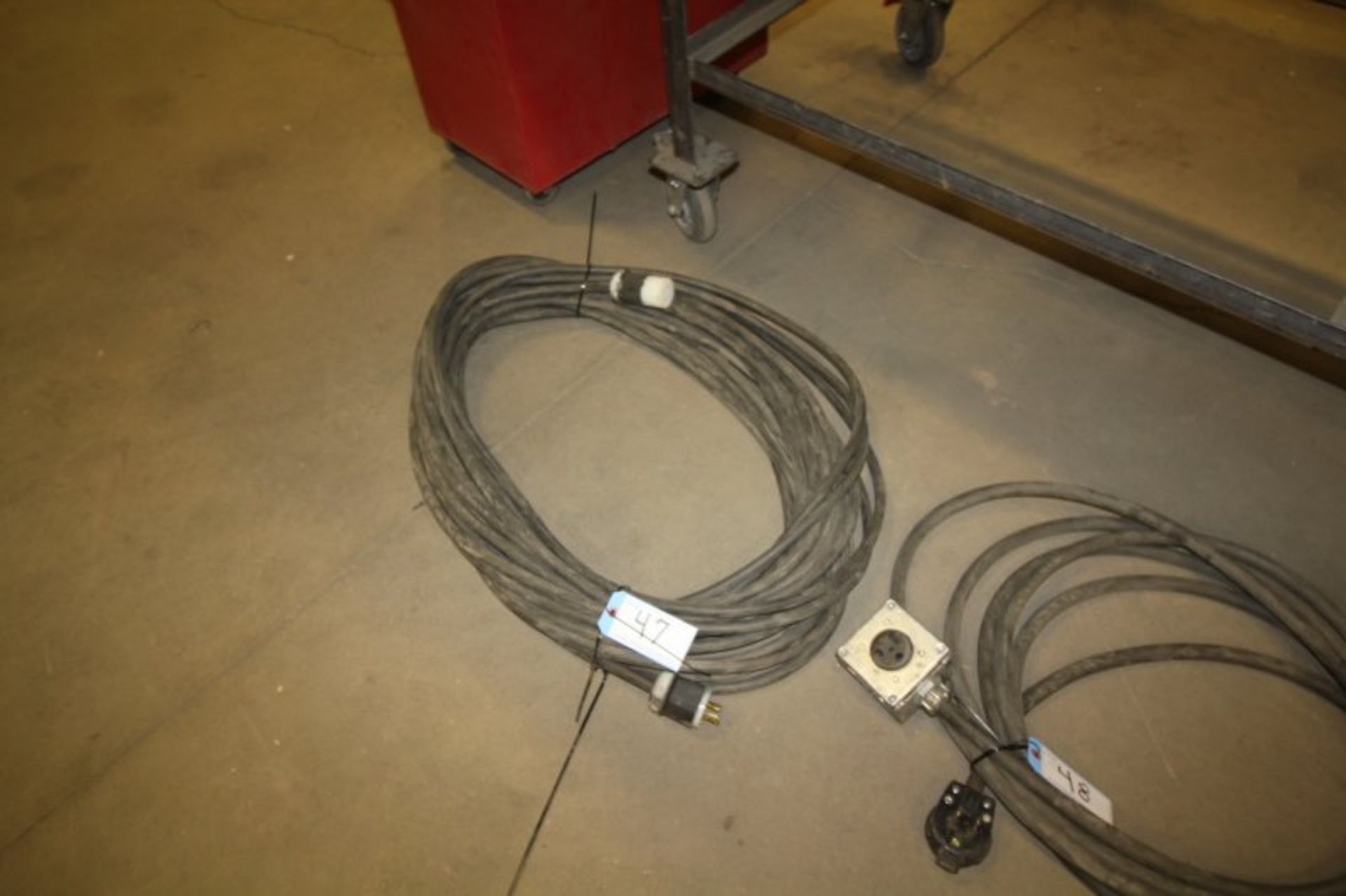 LONG LARGE 220V EXTENSION CORD