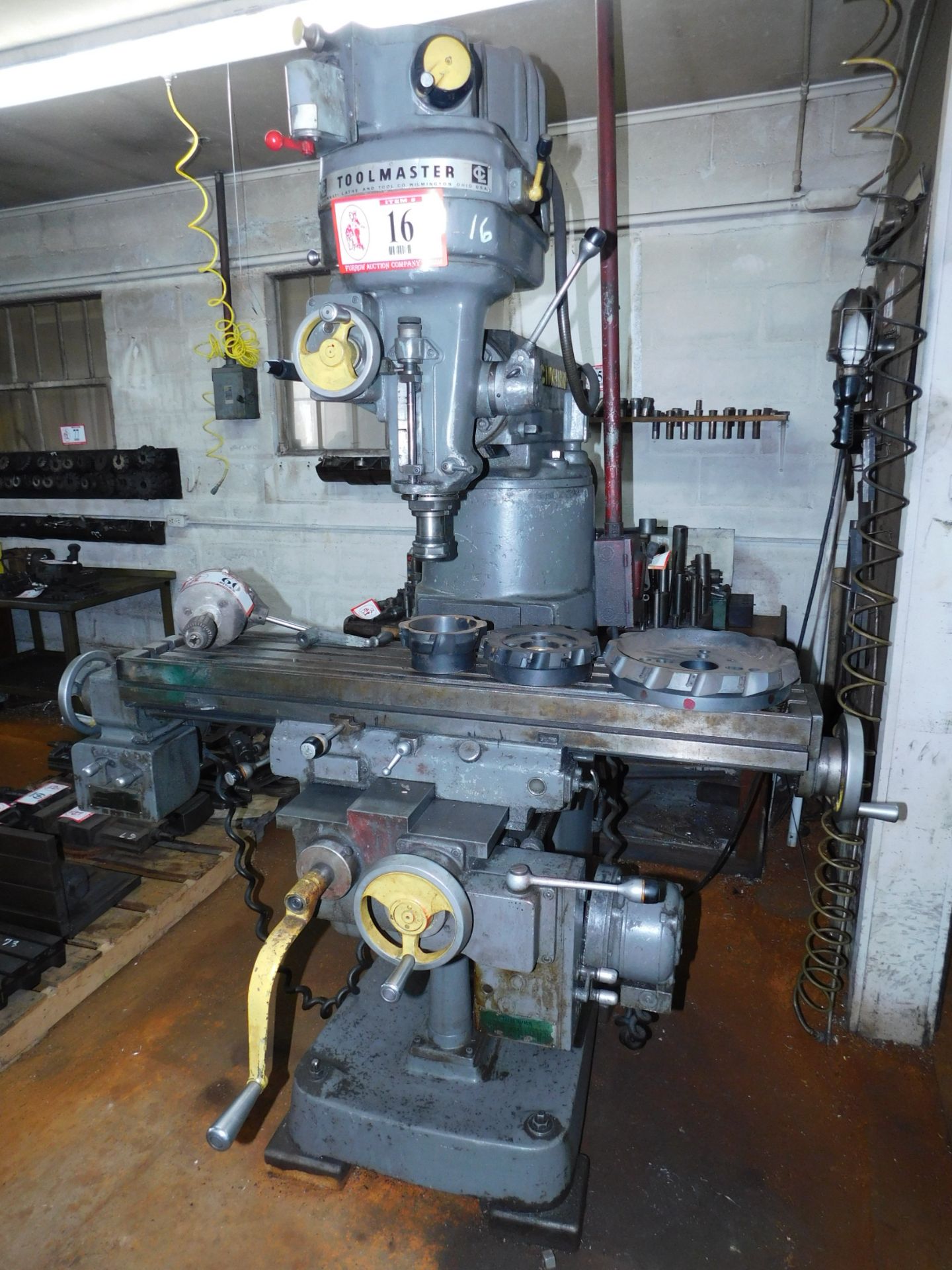 Cincinnati Lathe & Tool Co. Tool Master Vertical Milling Machine