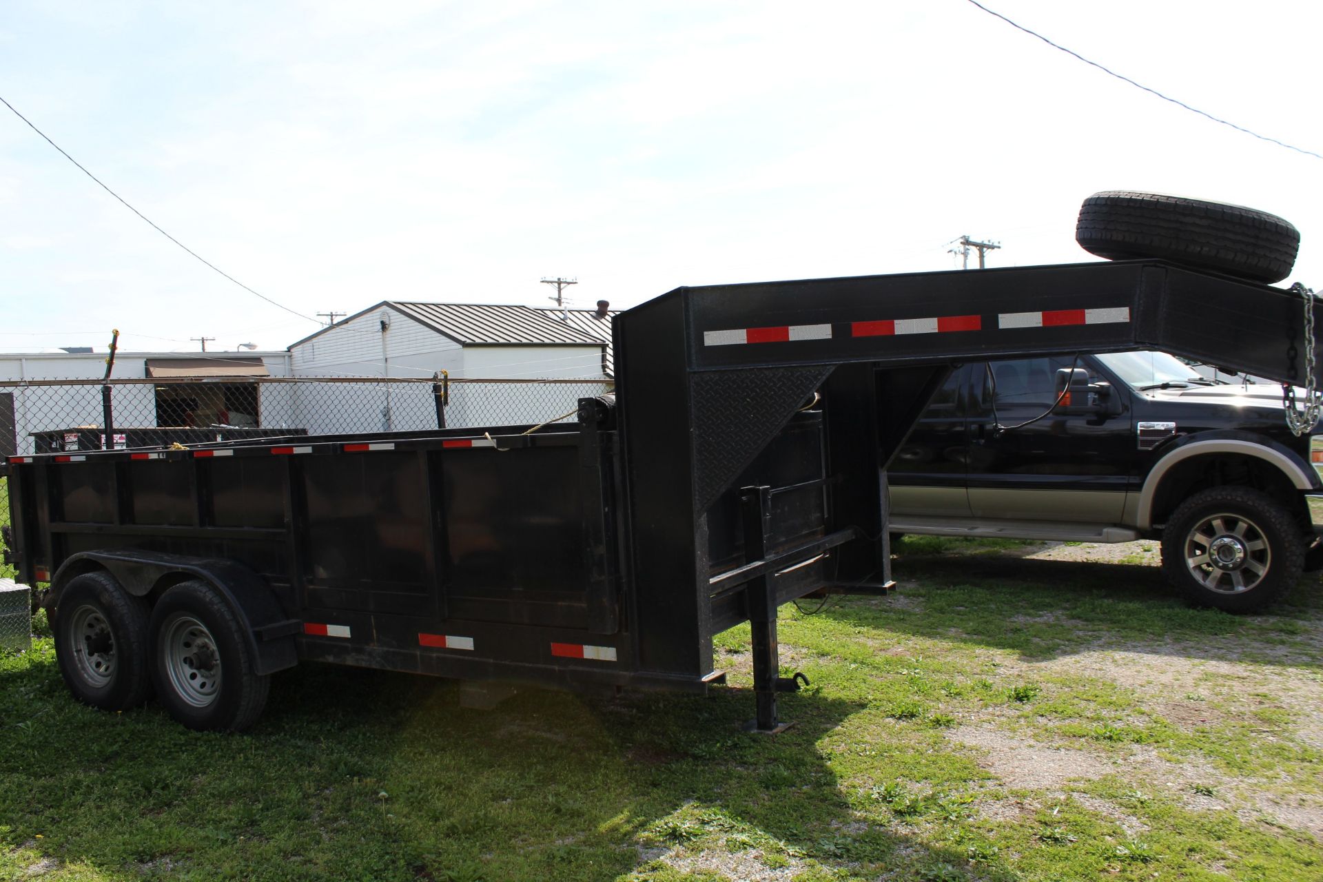 2017 Baggetts Hydraulic Gooseneck Dump Trailer, 7 ft x 14 ft, 14,000lb GBWR, No Title Ever - Image 2 of 3