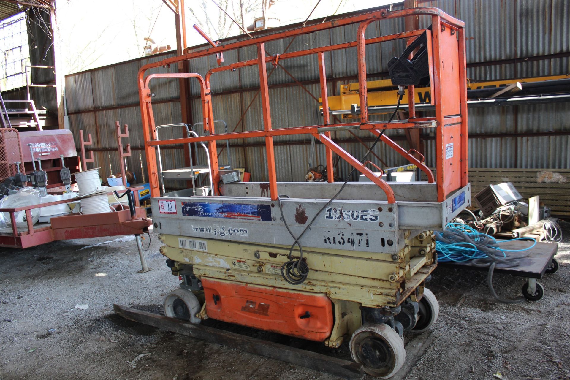 JLG Model 1930 ES Electric Platform Lift, 500lb Capacity, Lift Height 18' 8"