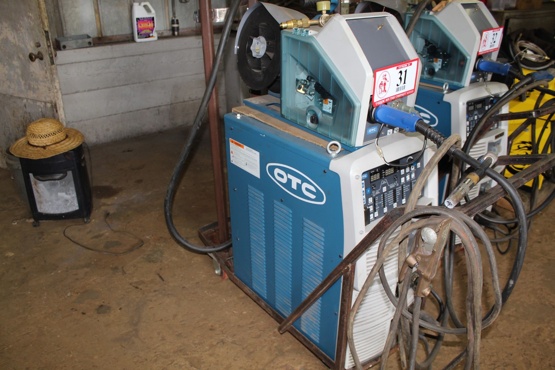 OTC Welbee P400 Welder/Aluminum w/ OTC Model CM-743-U Wire Feed, Manufactured 2016