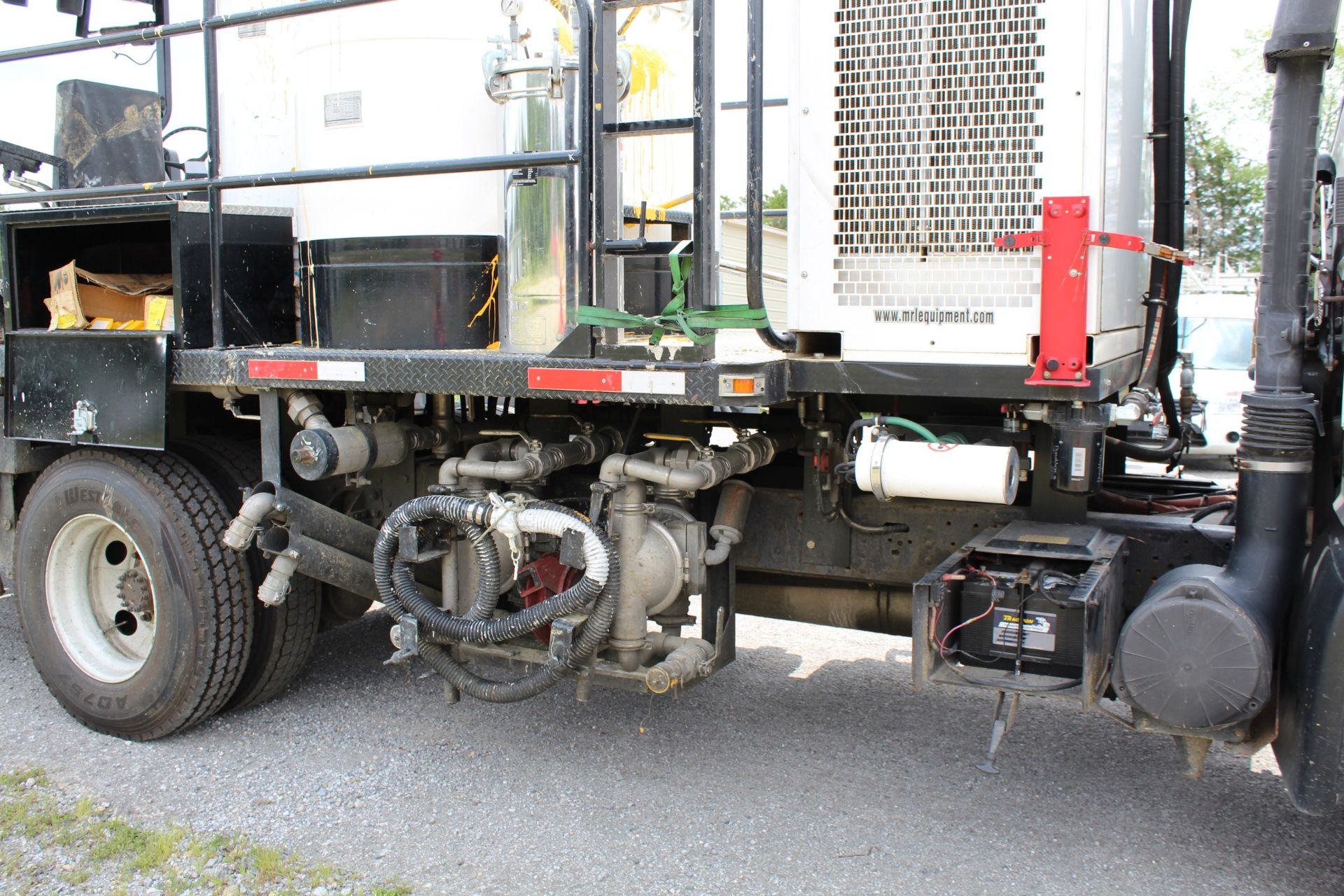 2017 MRL Model 1-165-AA Striping Unit s/n 17115, Mounted on 2001 GMC T6500 VIN 1GDK7C1CX1J505954 - Image 3 of 10