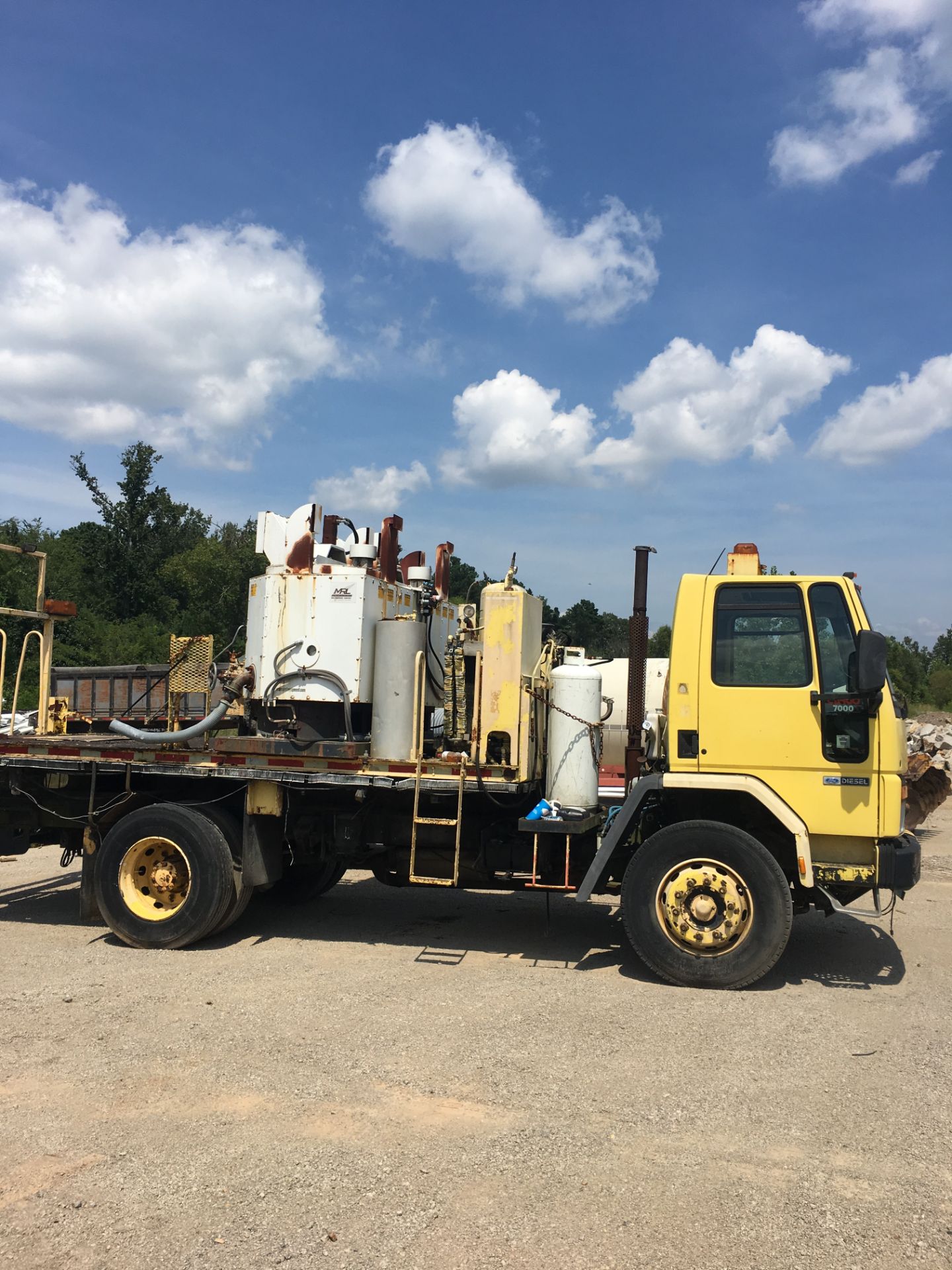 2003 Ford 7000 Cargo Truck w/ (2) Mark Rite Lines Melters