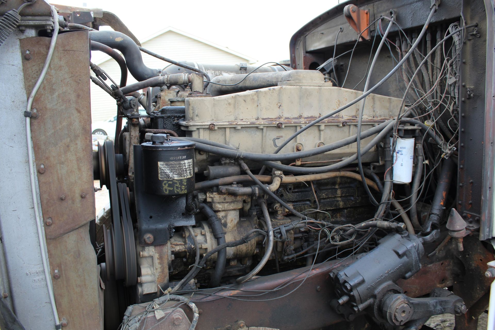 1974 Peterbilt Wrecker w/ Alms 750 Wrecker Bed w/ 350 Cummins, 8-Speed D-Production Trans. - Image 3 of 4