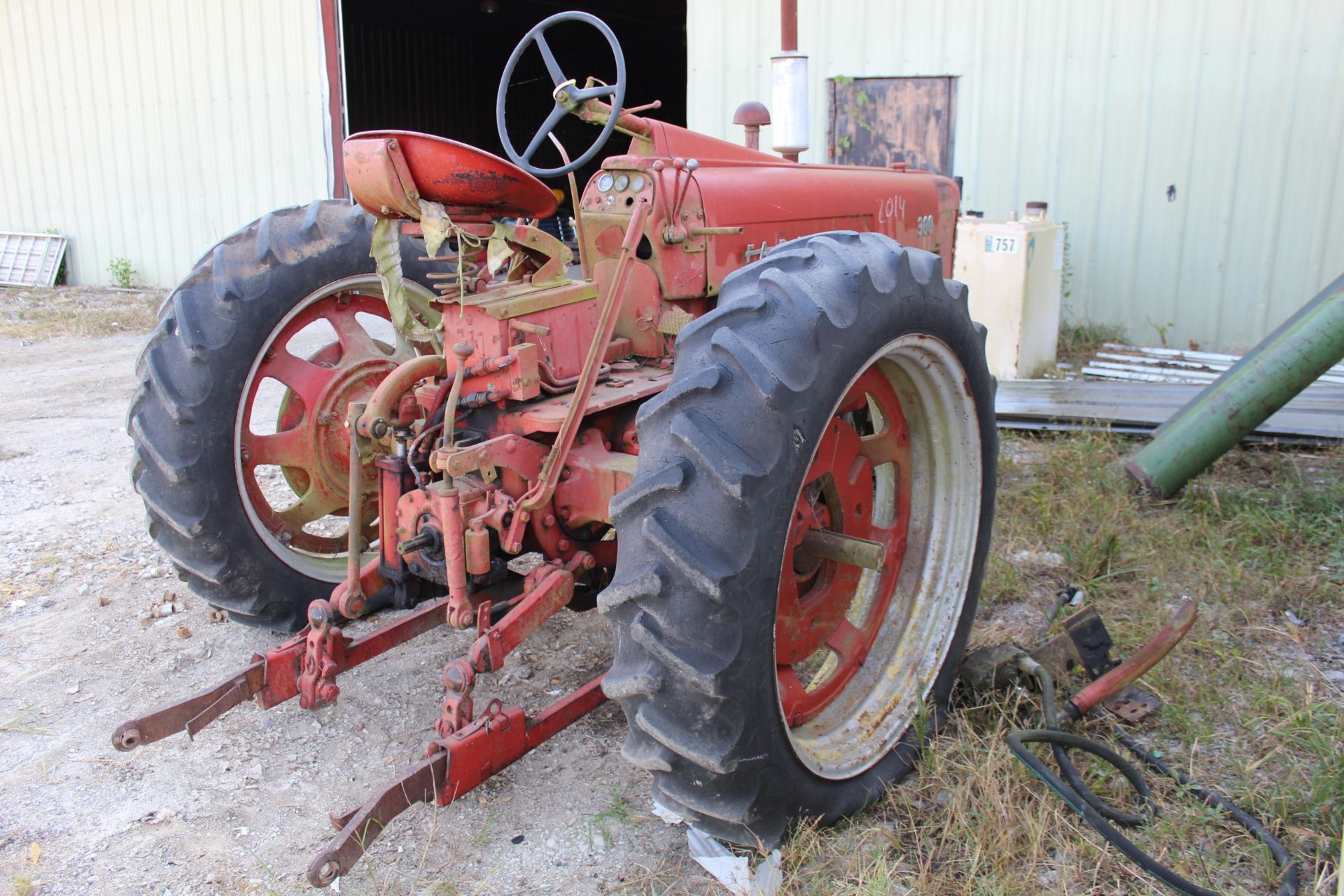 Farmall 300 Tri-Cycled Tired Tractor - Image 2 of 2