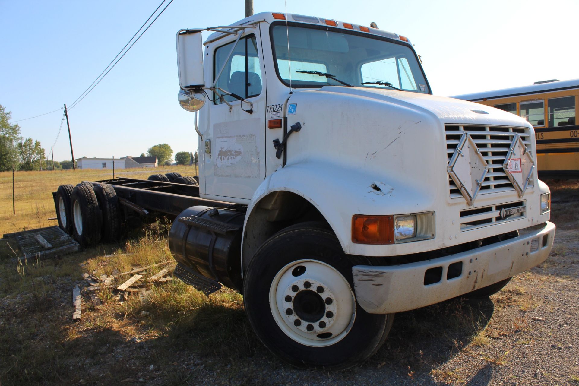 2002 International 8100 Cab & Double Framed Chassis, ISX Cummins, 10-Speed Trans., 462,724 Miles - Image 2 of 2