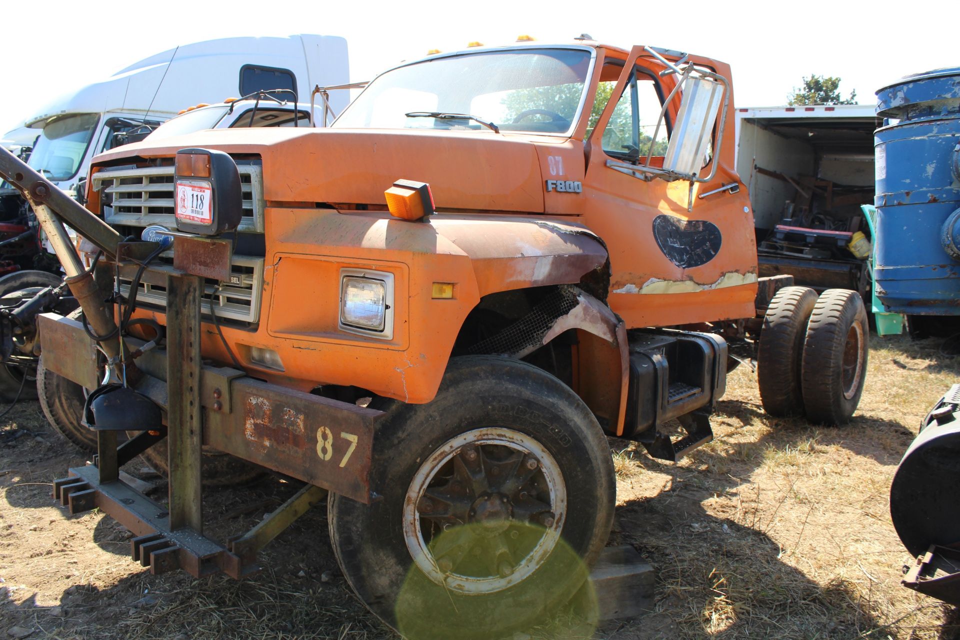 1988 Ford F800, Diesel, No Trans., Salvage Truck, Cab & Chassis