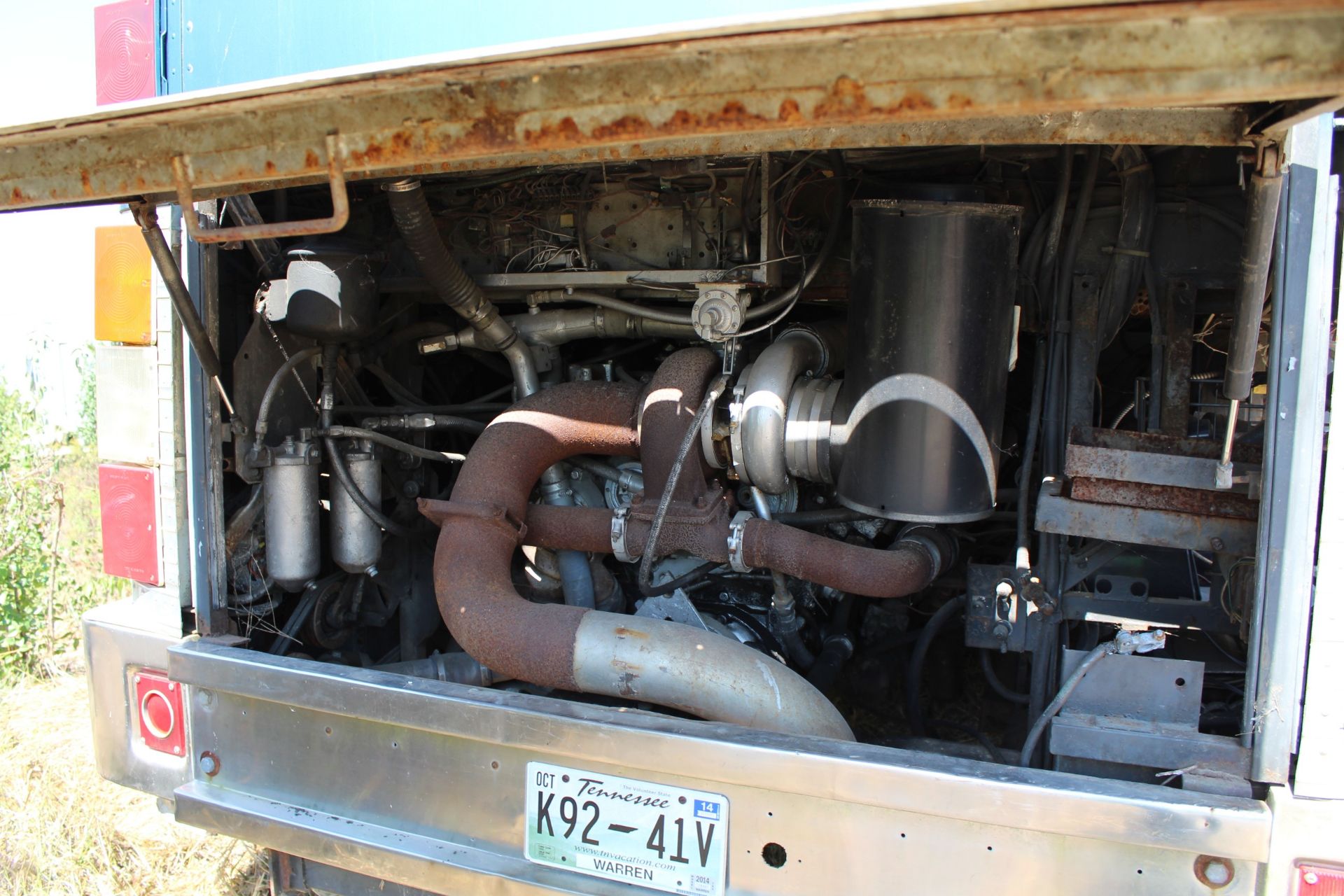 1974 Eagle Diesel Pusher Motor Home w/ 8V92 Turbo Diesel, ODO 194,407 Vin 948945 - Title - Image 7 of 8