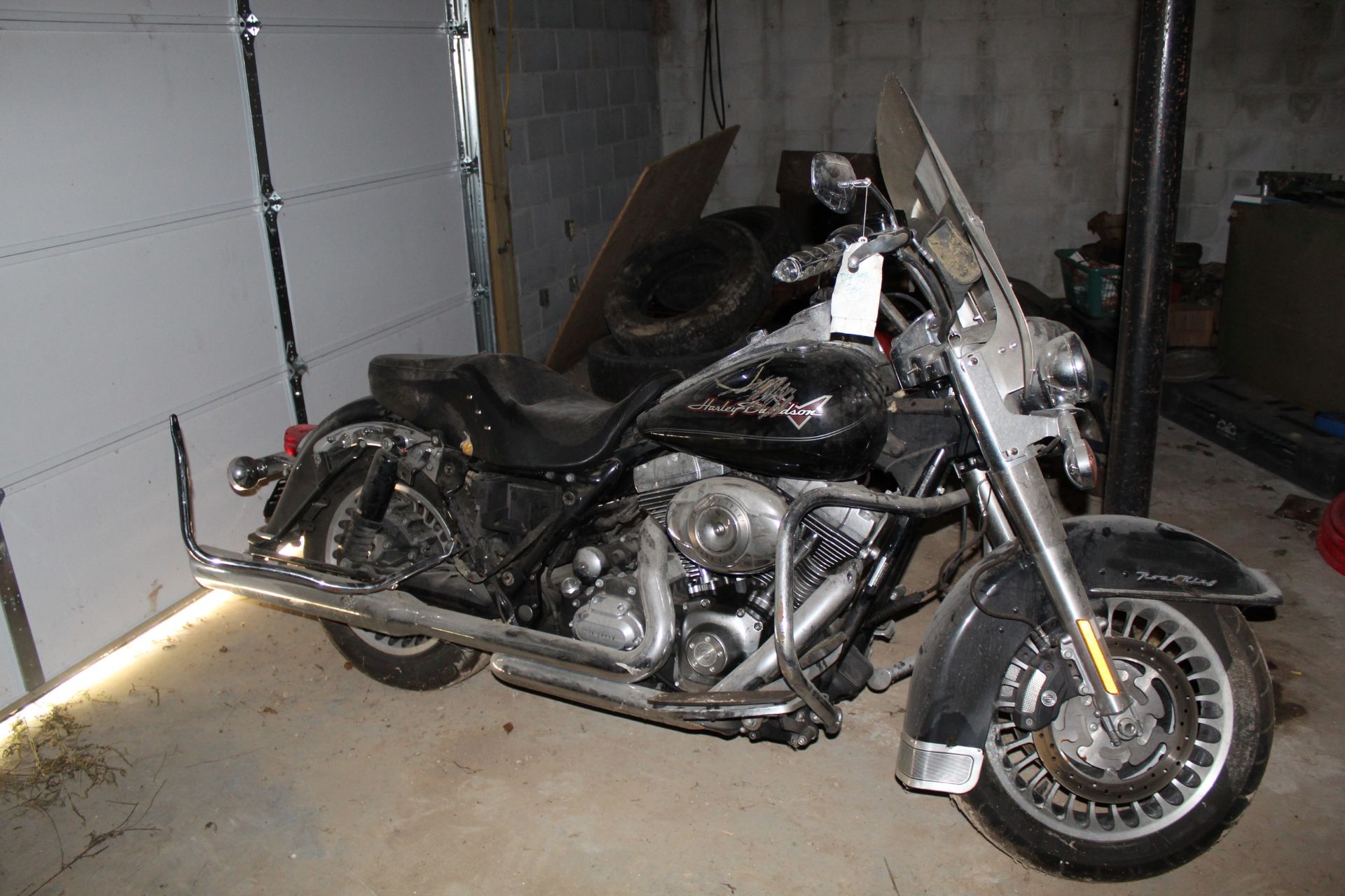 2010 Harley Davidson Road King, 96" Twin Cam, 6 Speed, Right Side Damage- Salvage