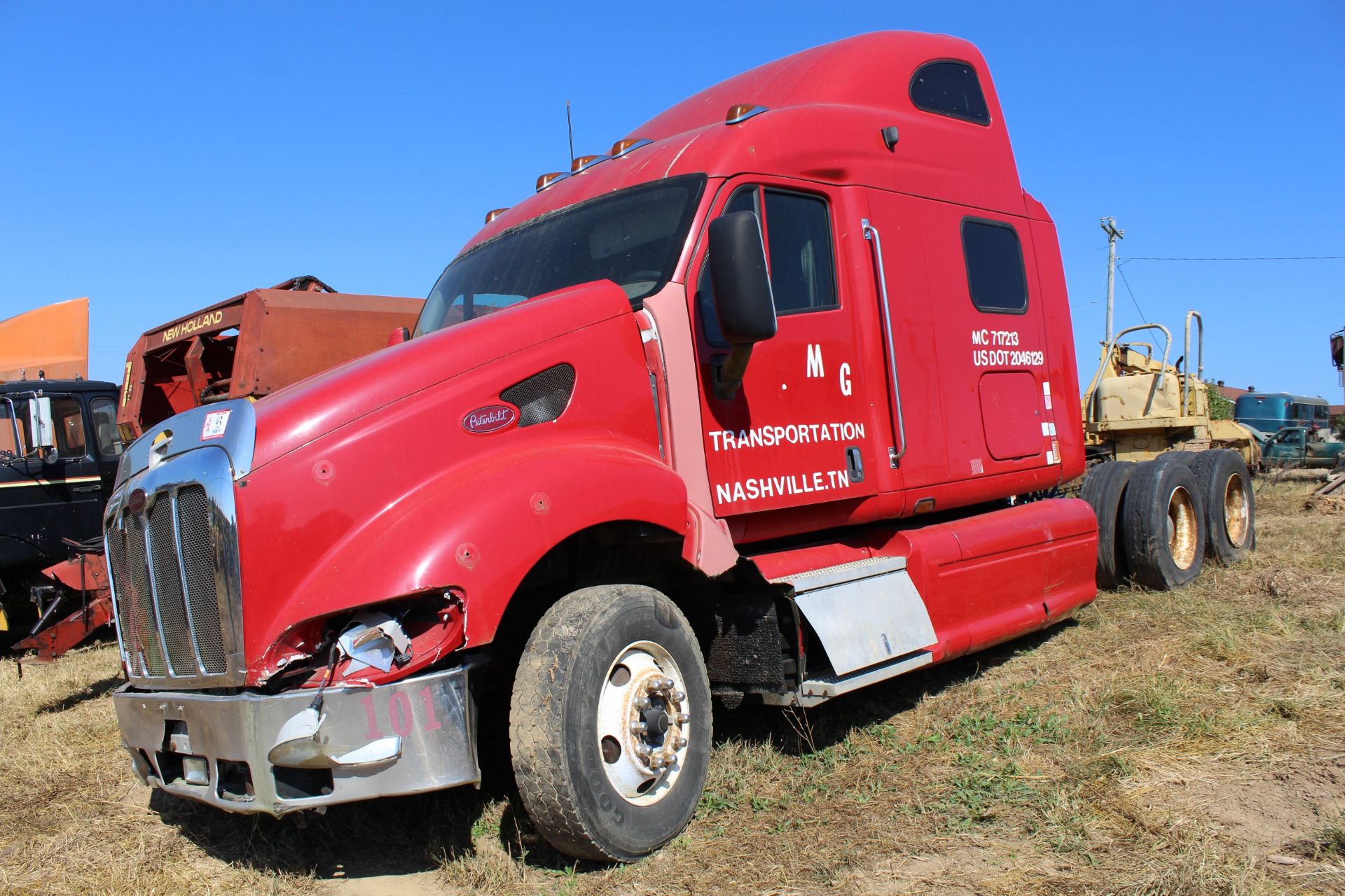 2004 Peterbilt 387 Road Tractor, CAT C15 Diesel, 10-Speed - Parts Truck