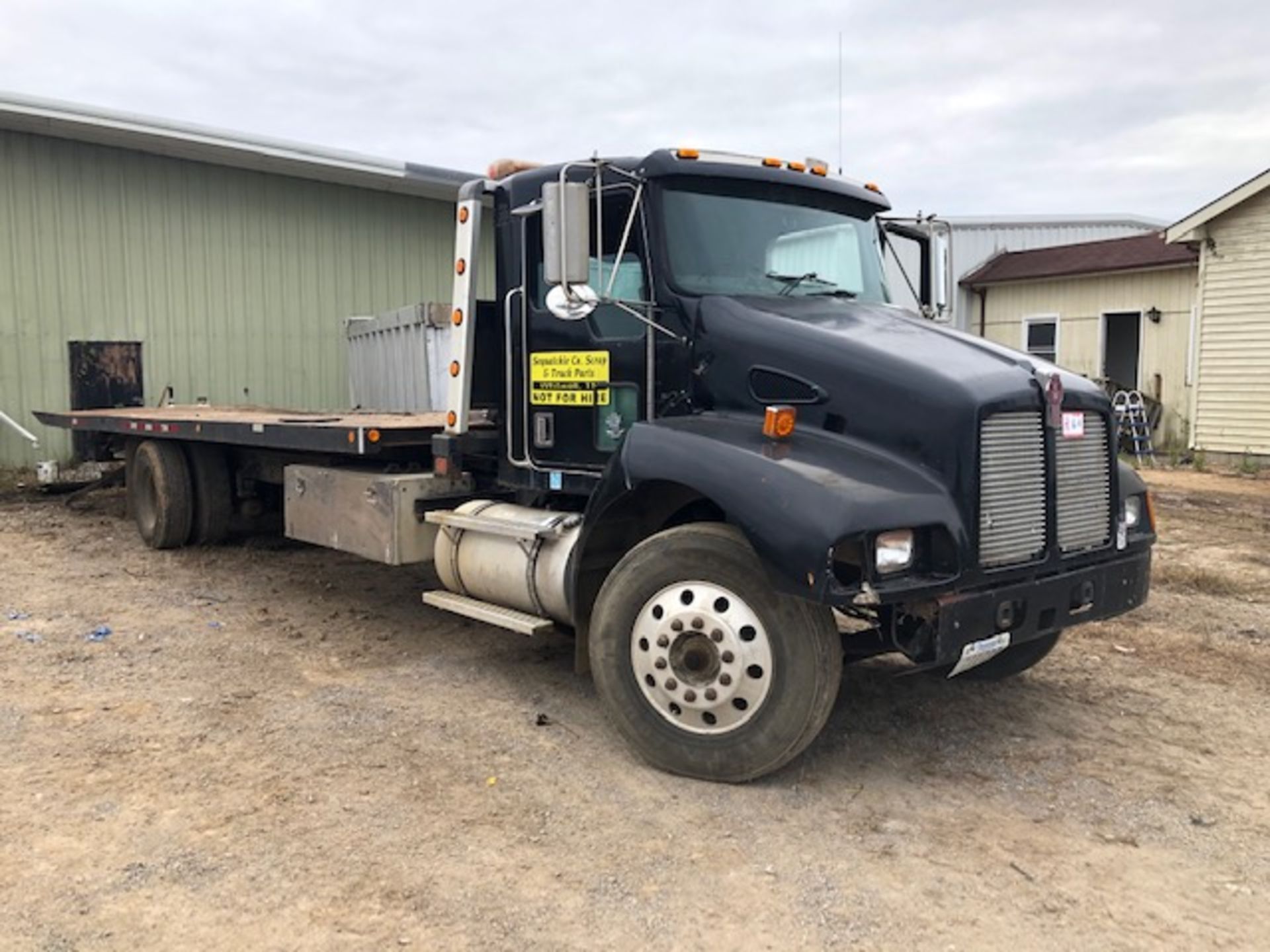 2002 Kenworth Rollback Cummins Diesel, 10 Speed,528,623 Miles, 30’ Steel Bed