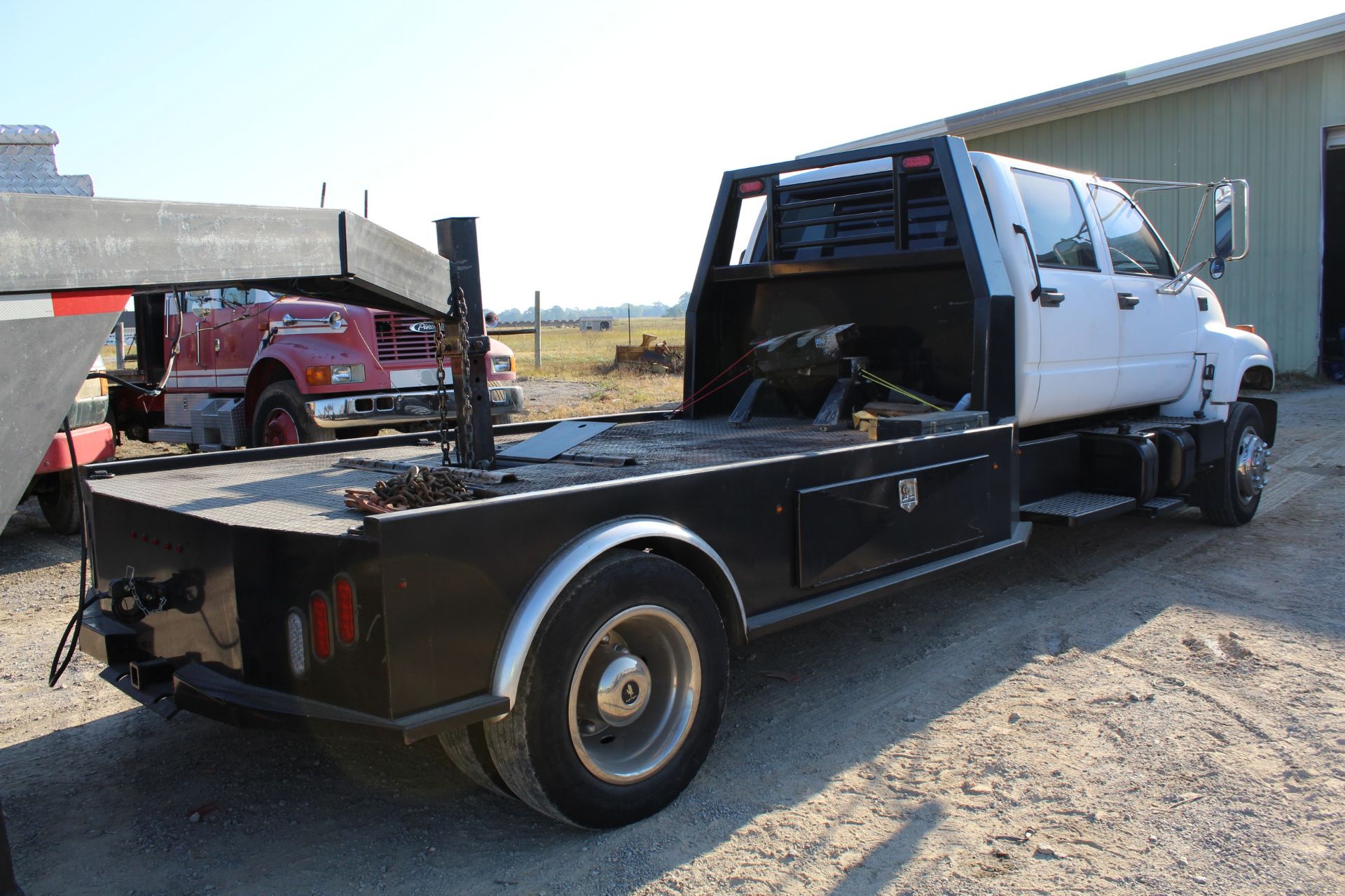 2001 GMC C6500 Crew Cab, 12' Flatbed, CAT 3126, 6 Plus Trans., Leather Interior w/ Ostrich Bolsters, - Image 2 of 3