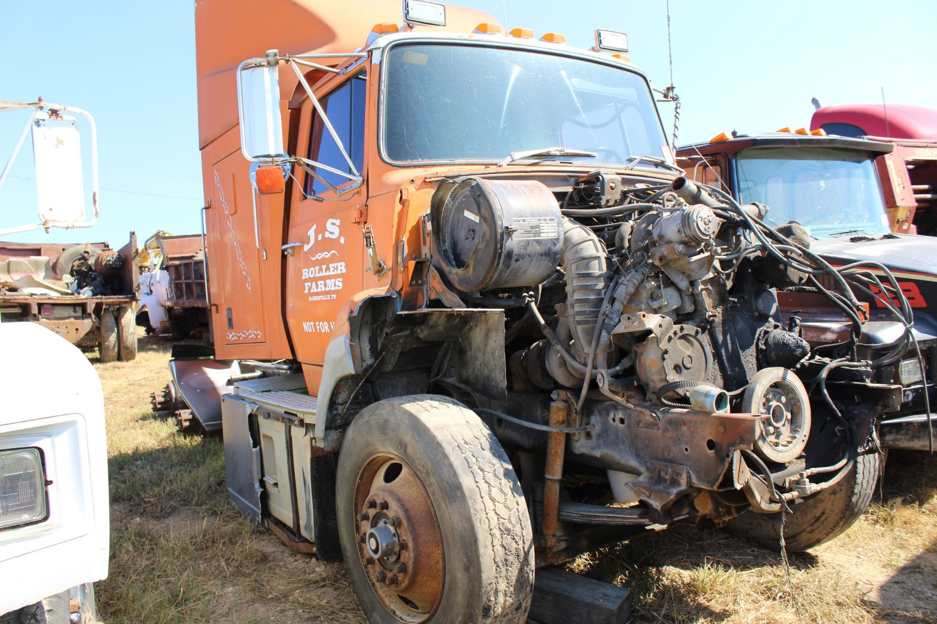 1990 Ford L9000 Road Tractor w/ Sleeper Cat Engine 10-Speed Trans - Parts Unit, No Tires, No