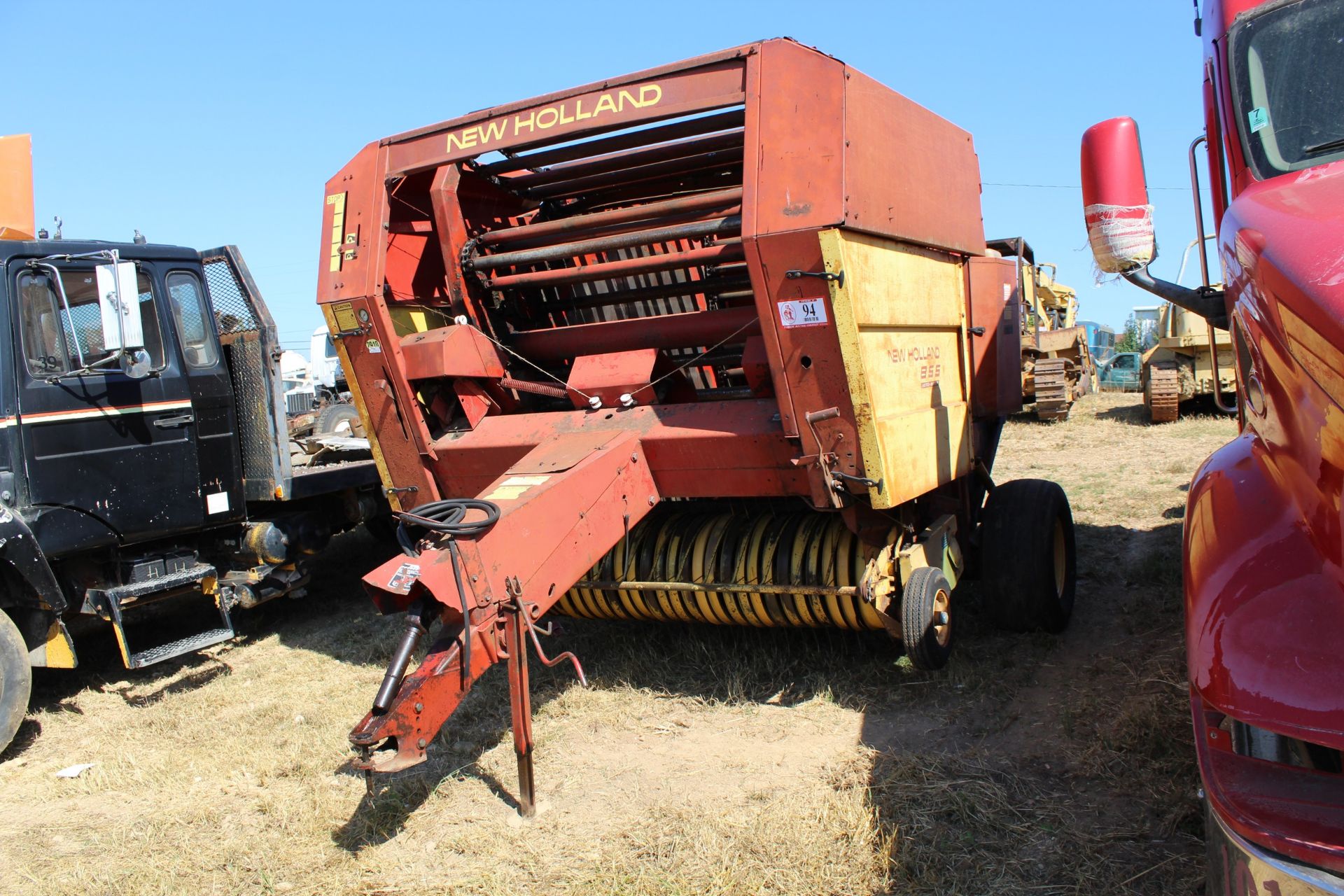 New Holland Round Baler s/n 837177