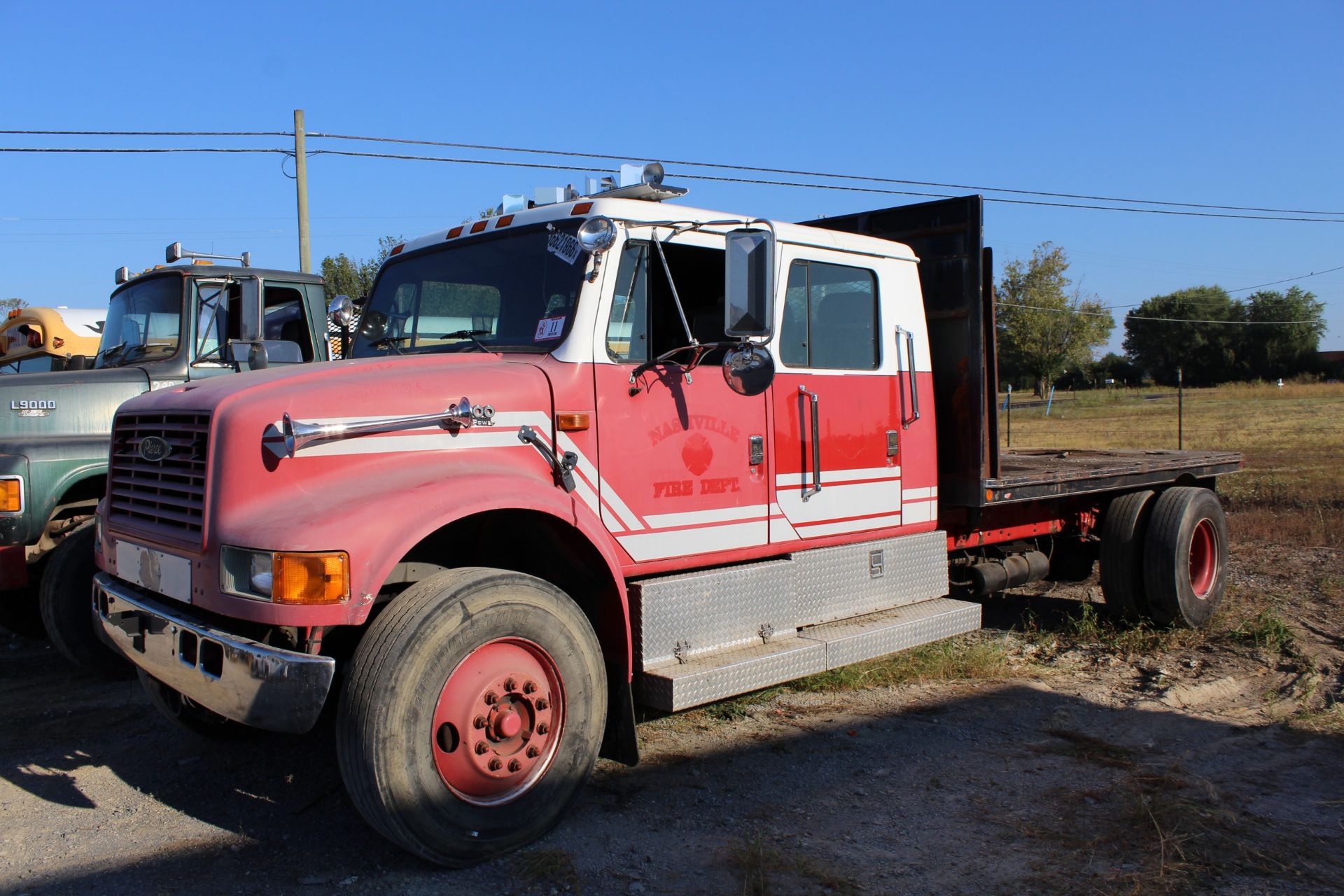 2002 International 4900 Crew Cab, Flatbed, 530 Power Diesel, Automatic , ODO 147,751