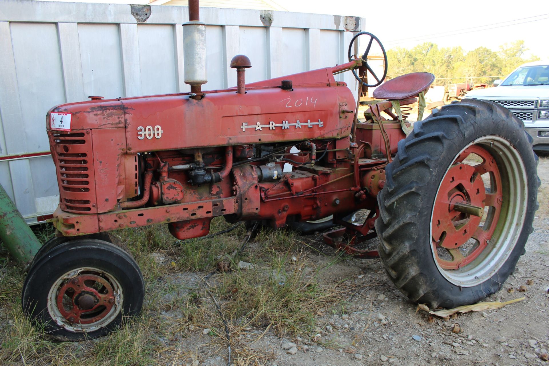 Farmall 300 Tri-Cycled Tired Tractor