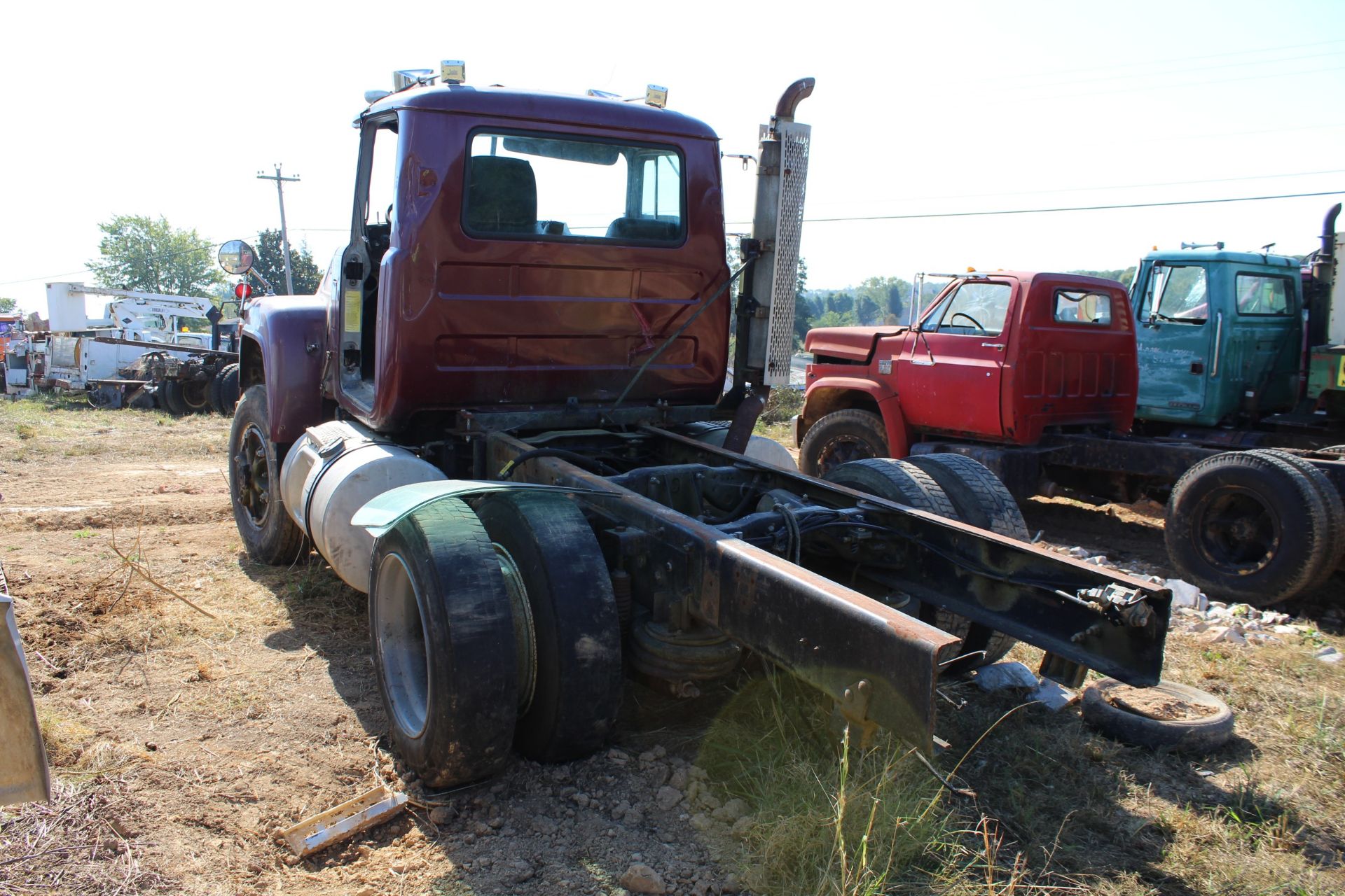 1990 Mack Dump Truck, No Rear Ends, Includes Drop Axle, Mack Diesel, HP Trans- Parts Truck - Image 2 of 2