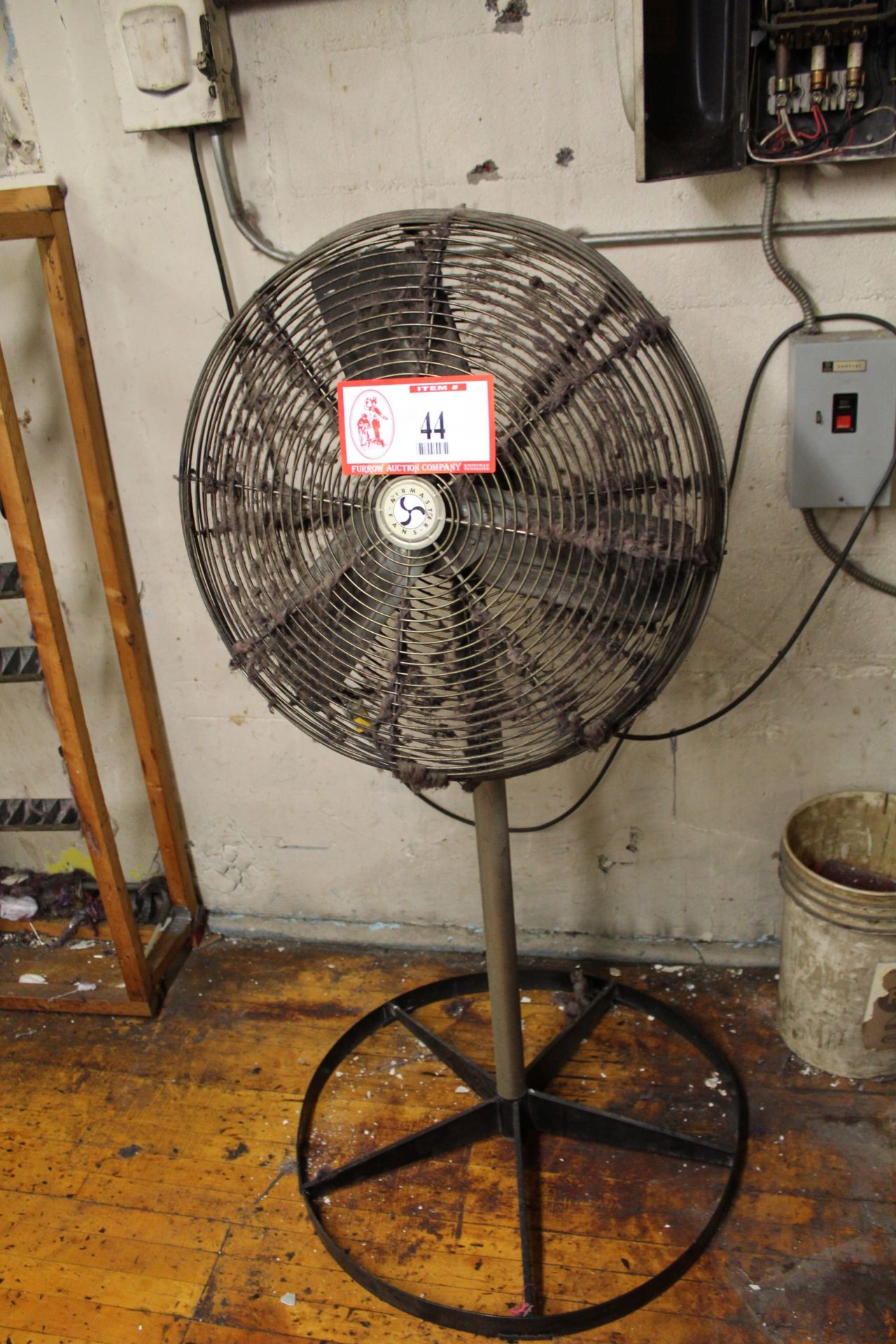 AirMaster 24" Pedestal Fan