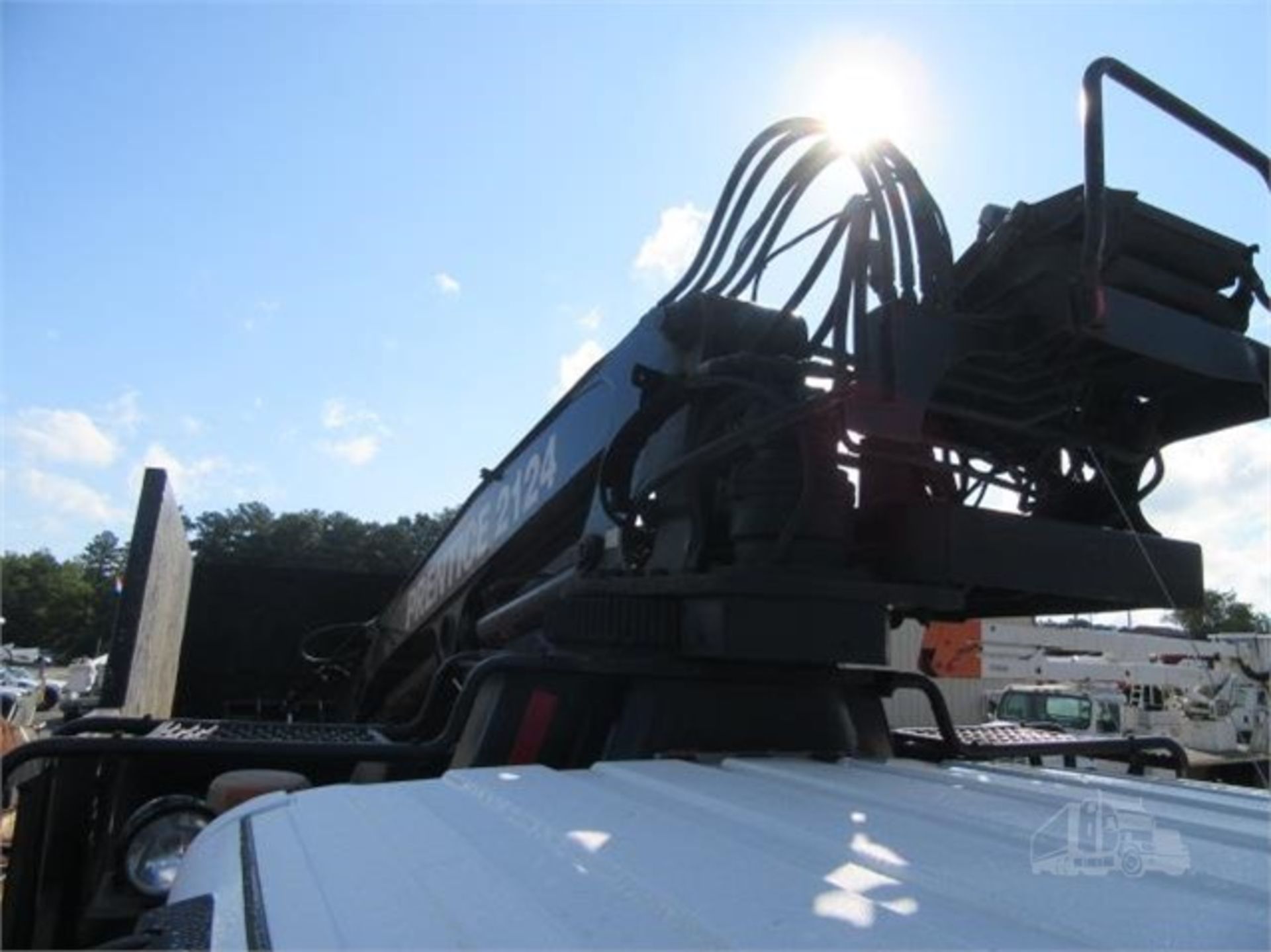 2011 International 7600 Grapple Truck - Image 25 of 42