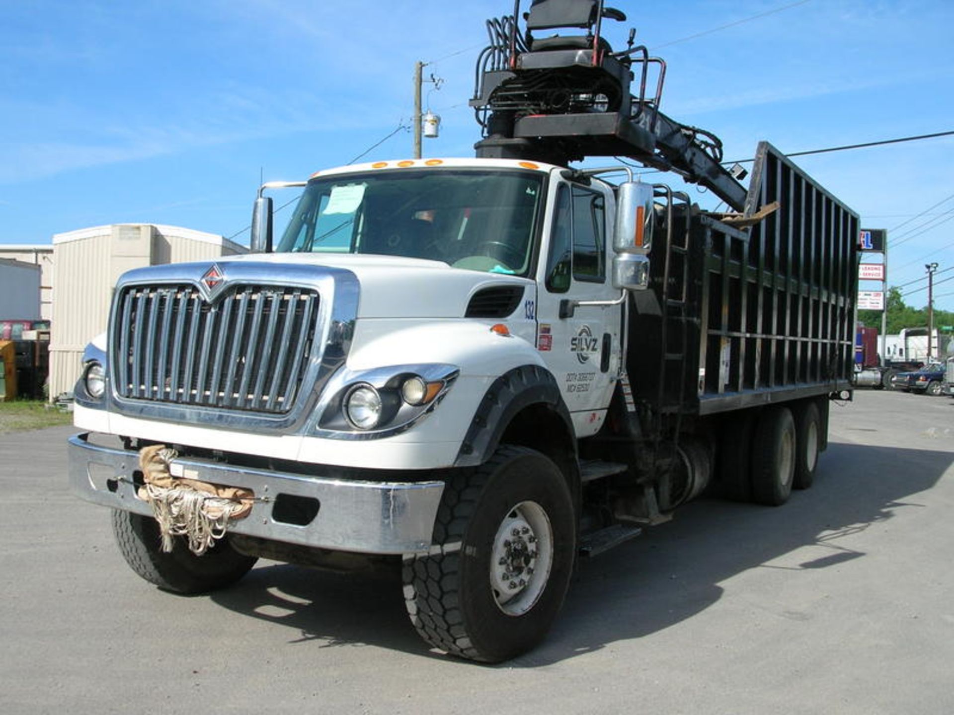 2011 International 7600 Grapple Truck - Image 2 of 42