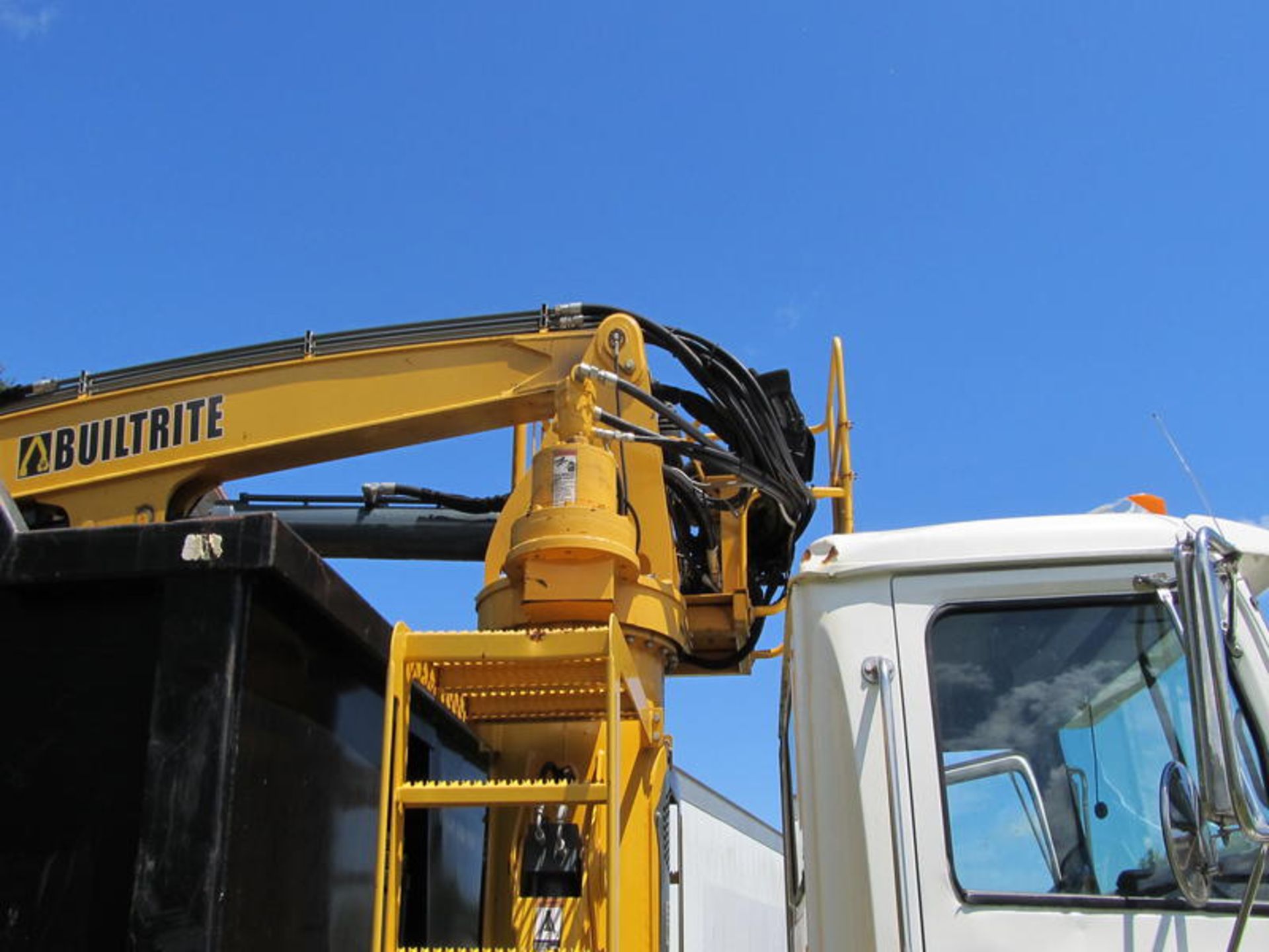 2001 Western Star 5800 Tri-Axle Grapple Truck - Image 4 of 14