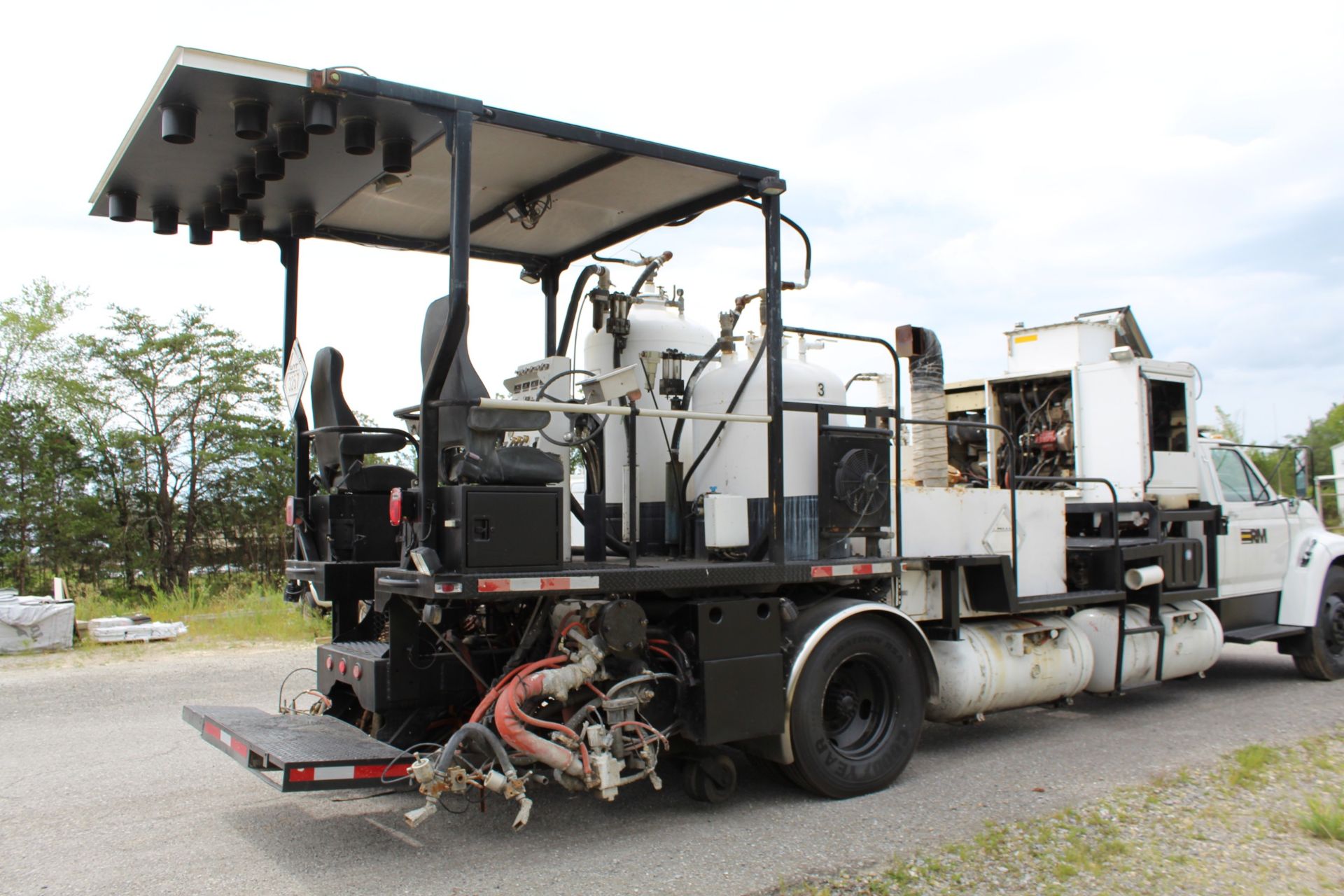 2009 MRL 4000 PT Hot Melt Paint Striper - Image 3 of 7